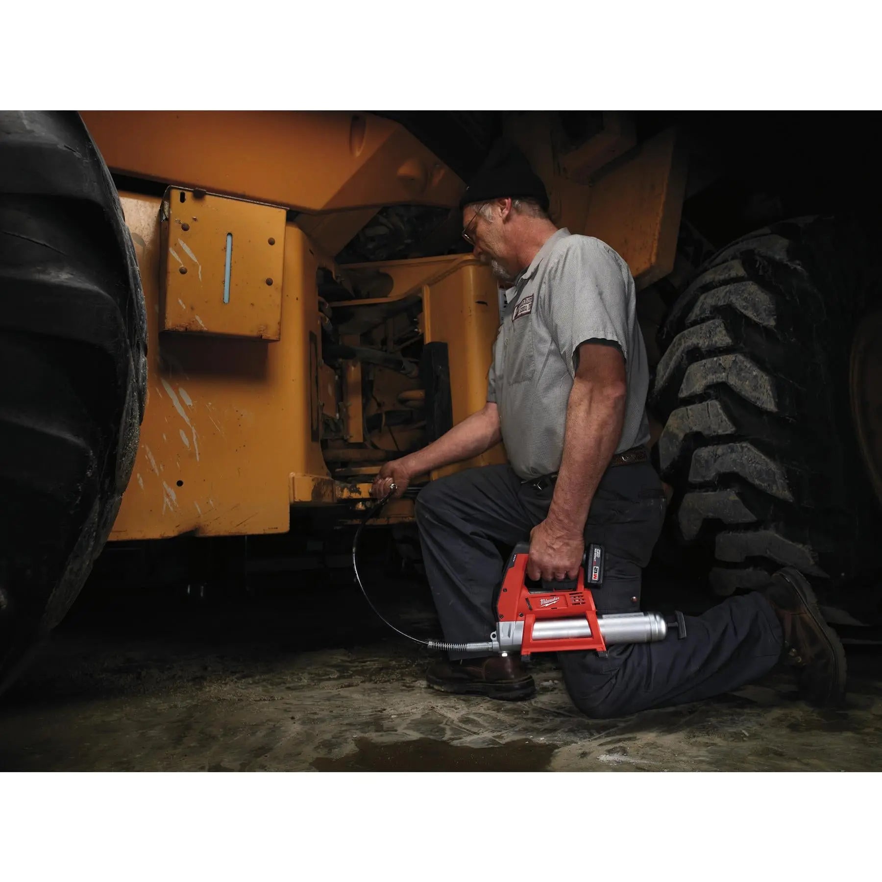 Milwaukee M12 12V Sub Compact Cordless Grease Gun Bare Unit M12GG-0 White Rose Tools