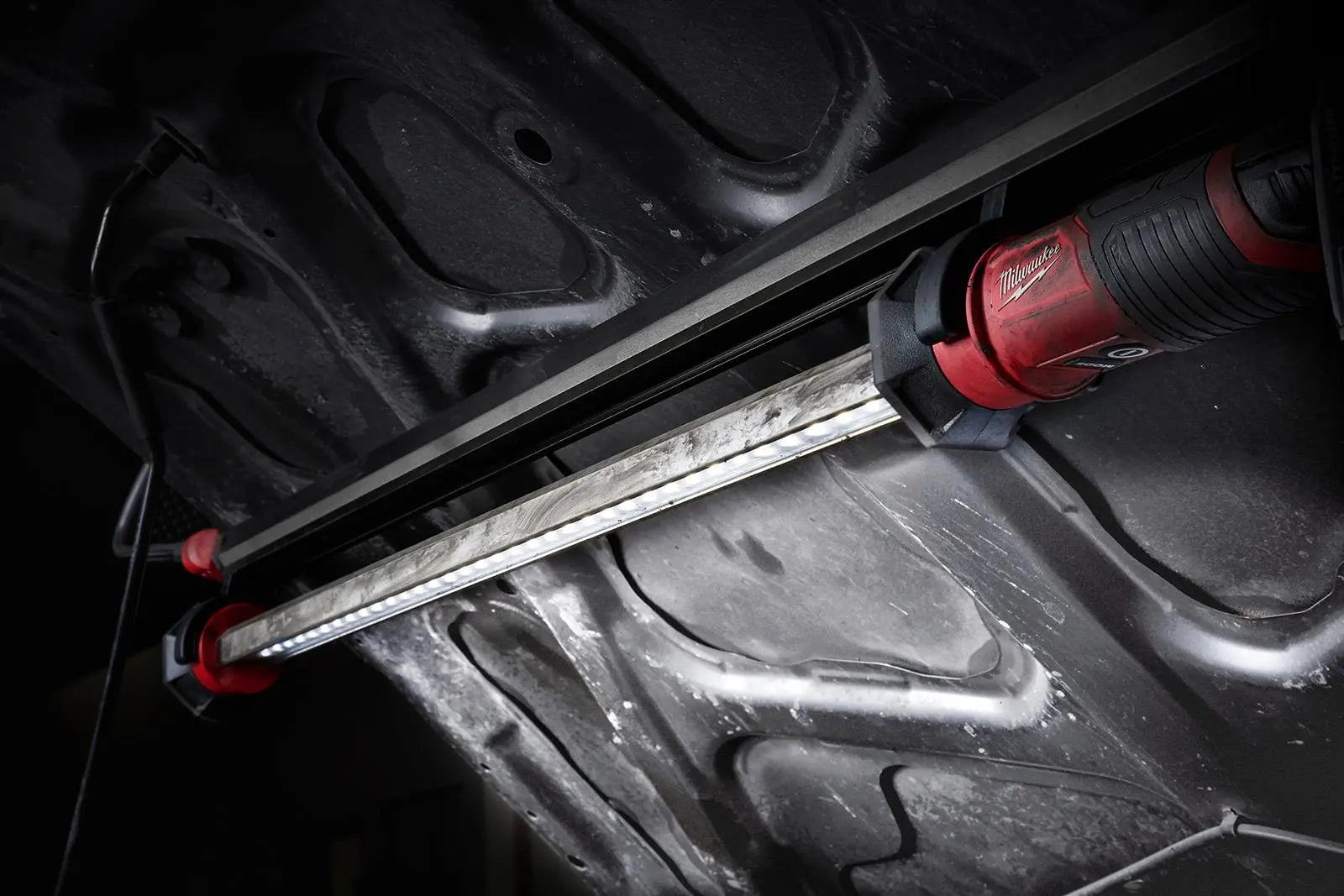 Milwaukee M12 12V Underhood LED Light 1350 Lumens TRUEVIEW Bonnet Inspection Bare Unit M12UHL-0 White Rose Tools