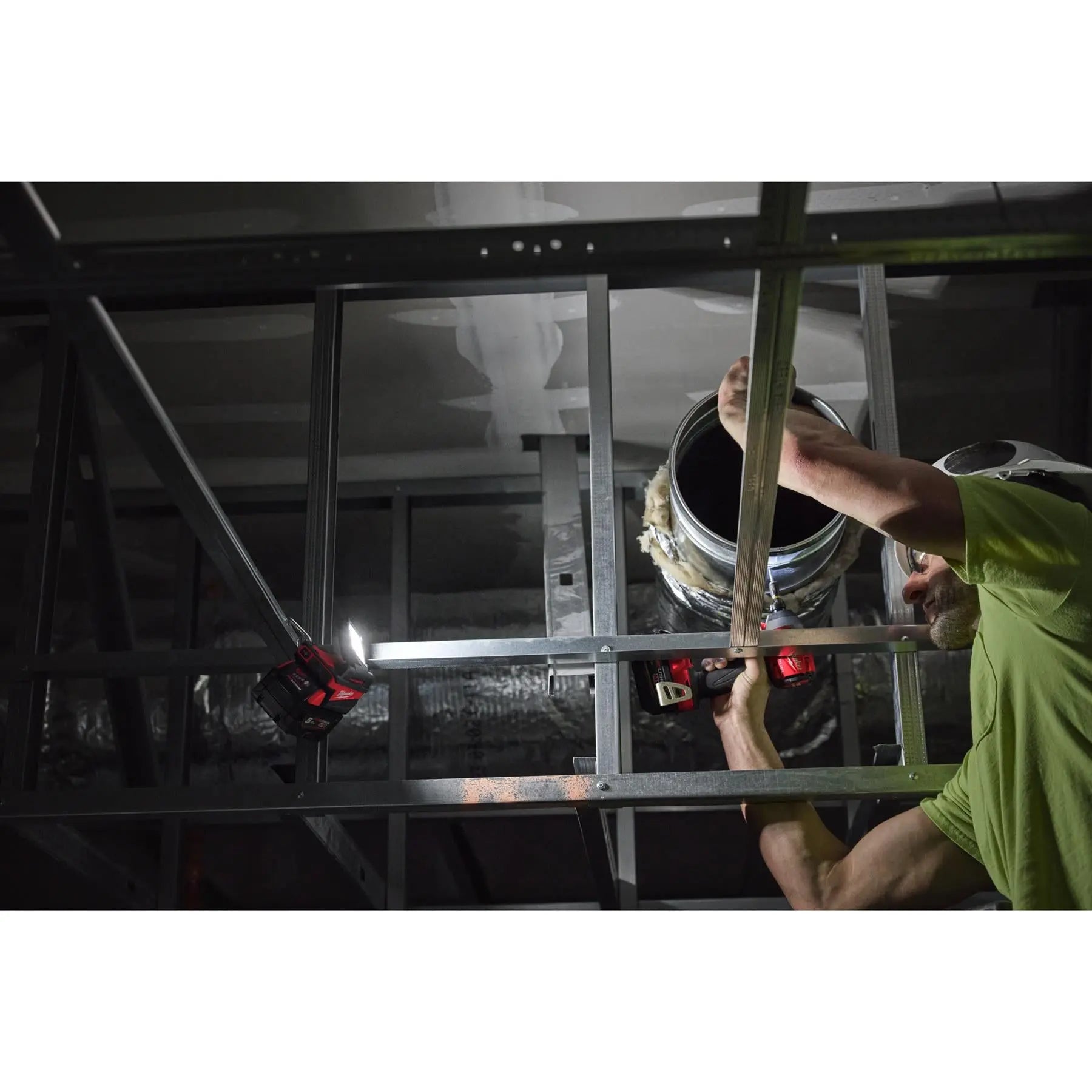 Milwaukee M18 18V Cordless Service Area Light M18ALIS-0 White Rose Tools