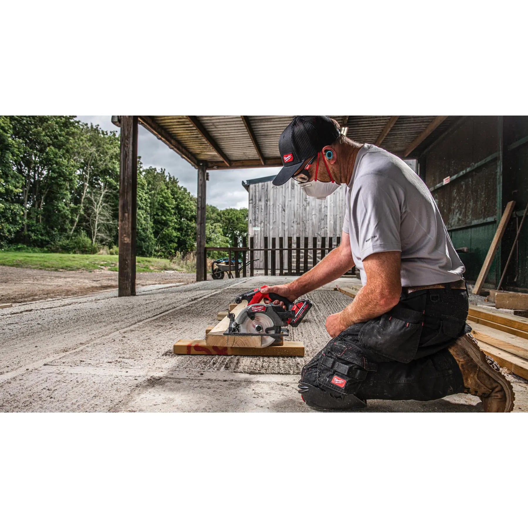 Milwaukee M18 18V Fuel 165mm Compact Circular Saw Bare Unit M18FCS552-0 White Rose Tools
