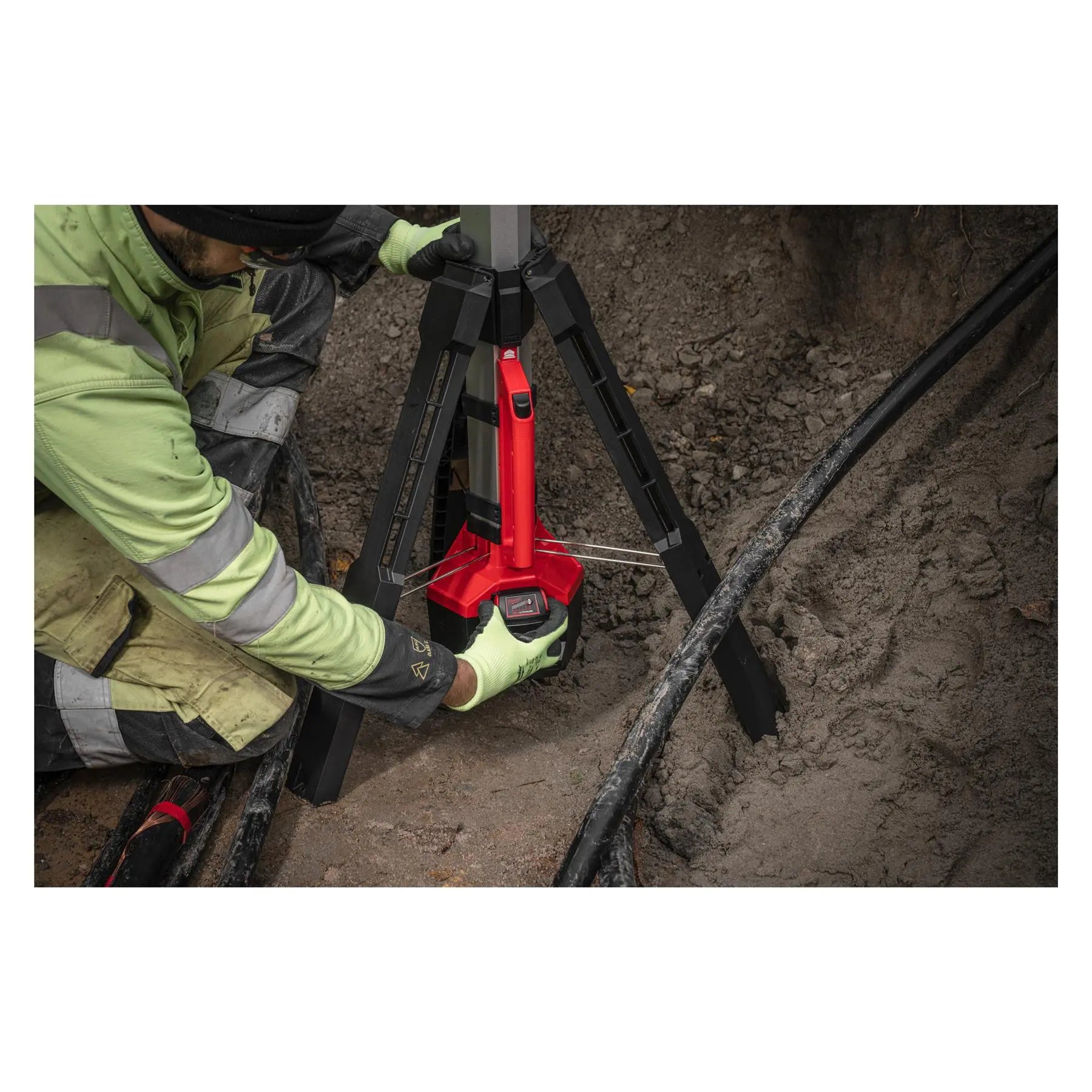 Milwaukee M18 18V LED Stand Light TRUEVIEW High Definition Lighting 2800 Lumens Bare Unit M18SAL2-0 White Rose Tools