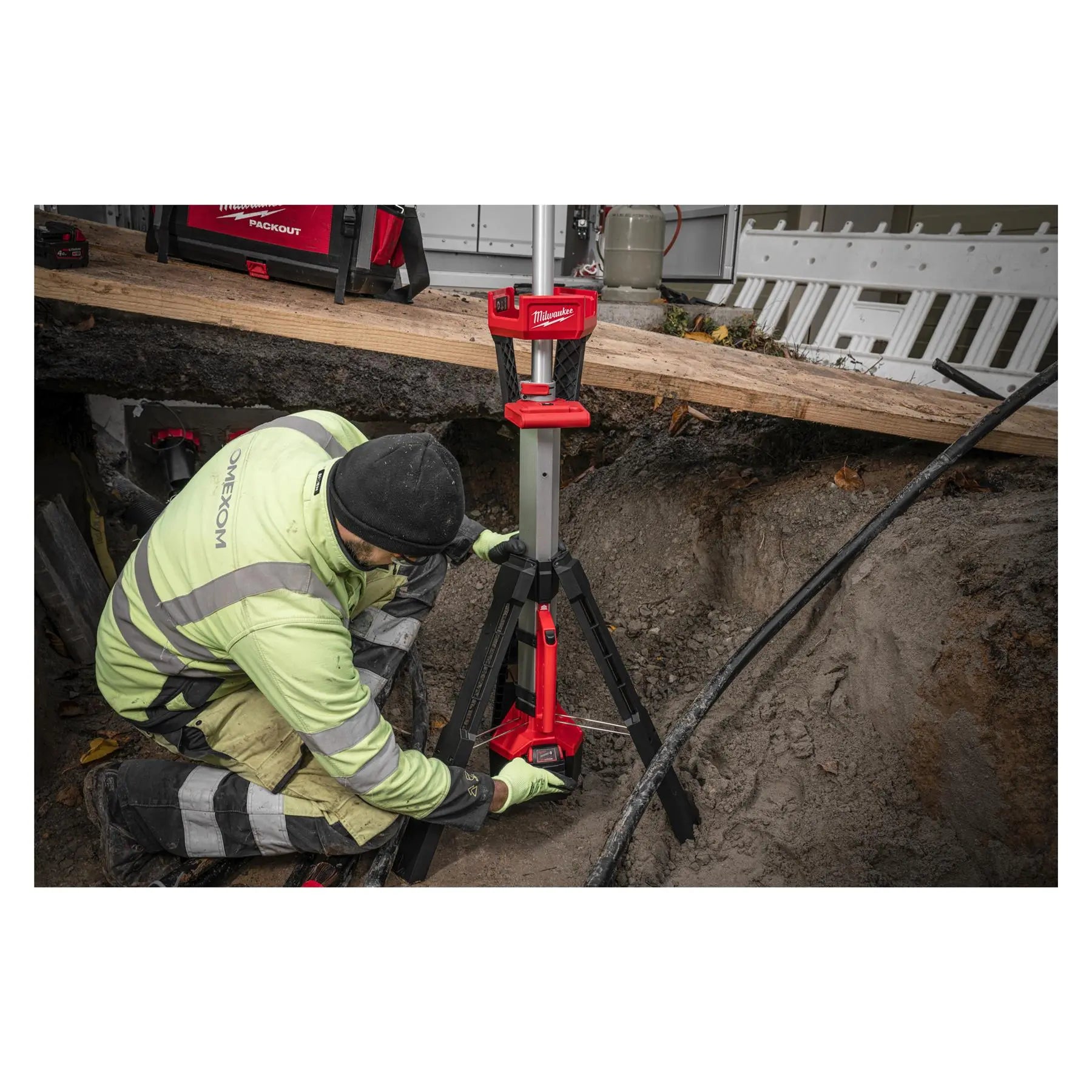 Milwaukee M18 18V LED Stand Light TRUEVIEW High Definition Lighting 2800 Lumens Bare Unit M18SAL2-0 White Rose Tools