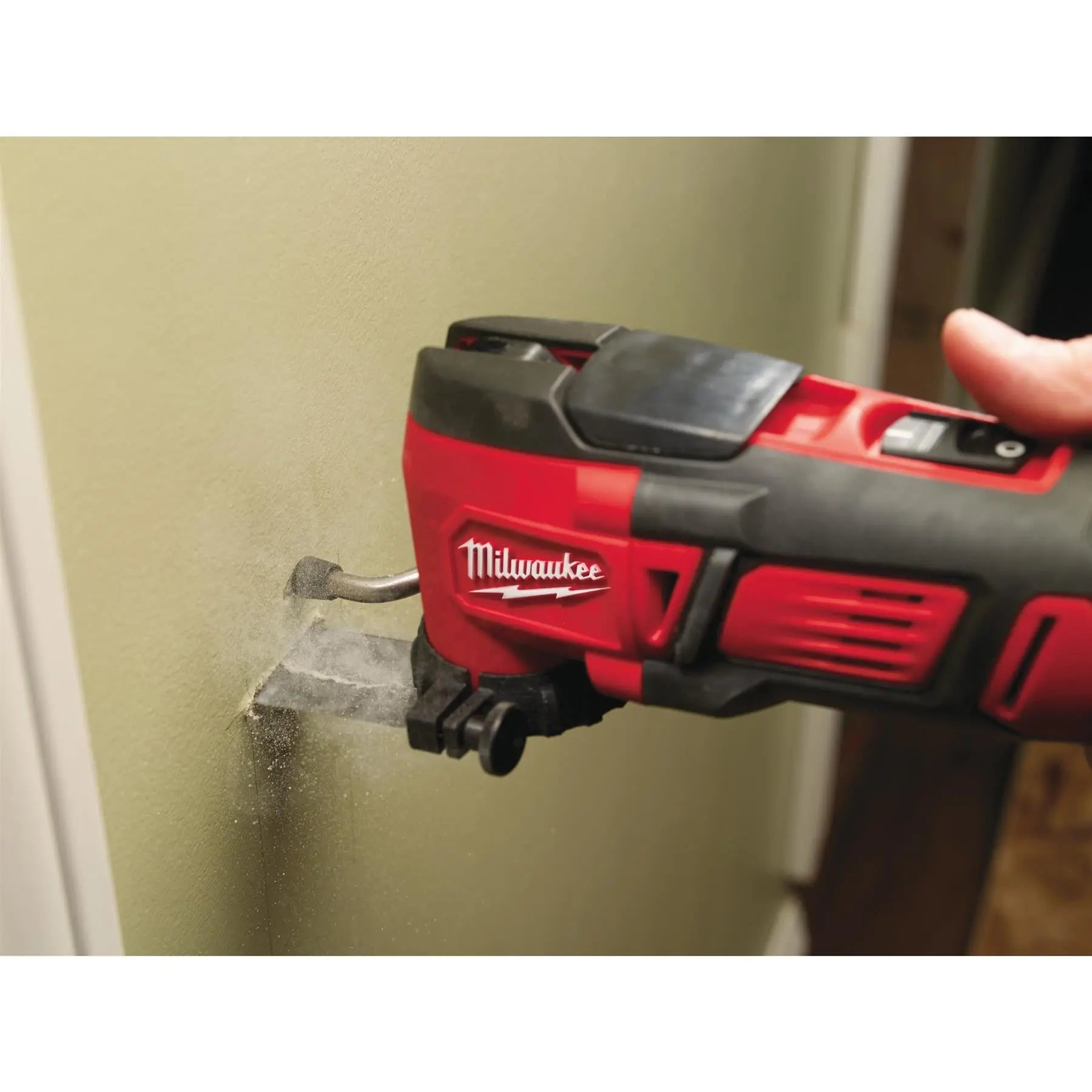 Milwaukee M18 18V Multi-Tool With Accessorites Bare Unit M18BMT-0 White Rose Tools