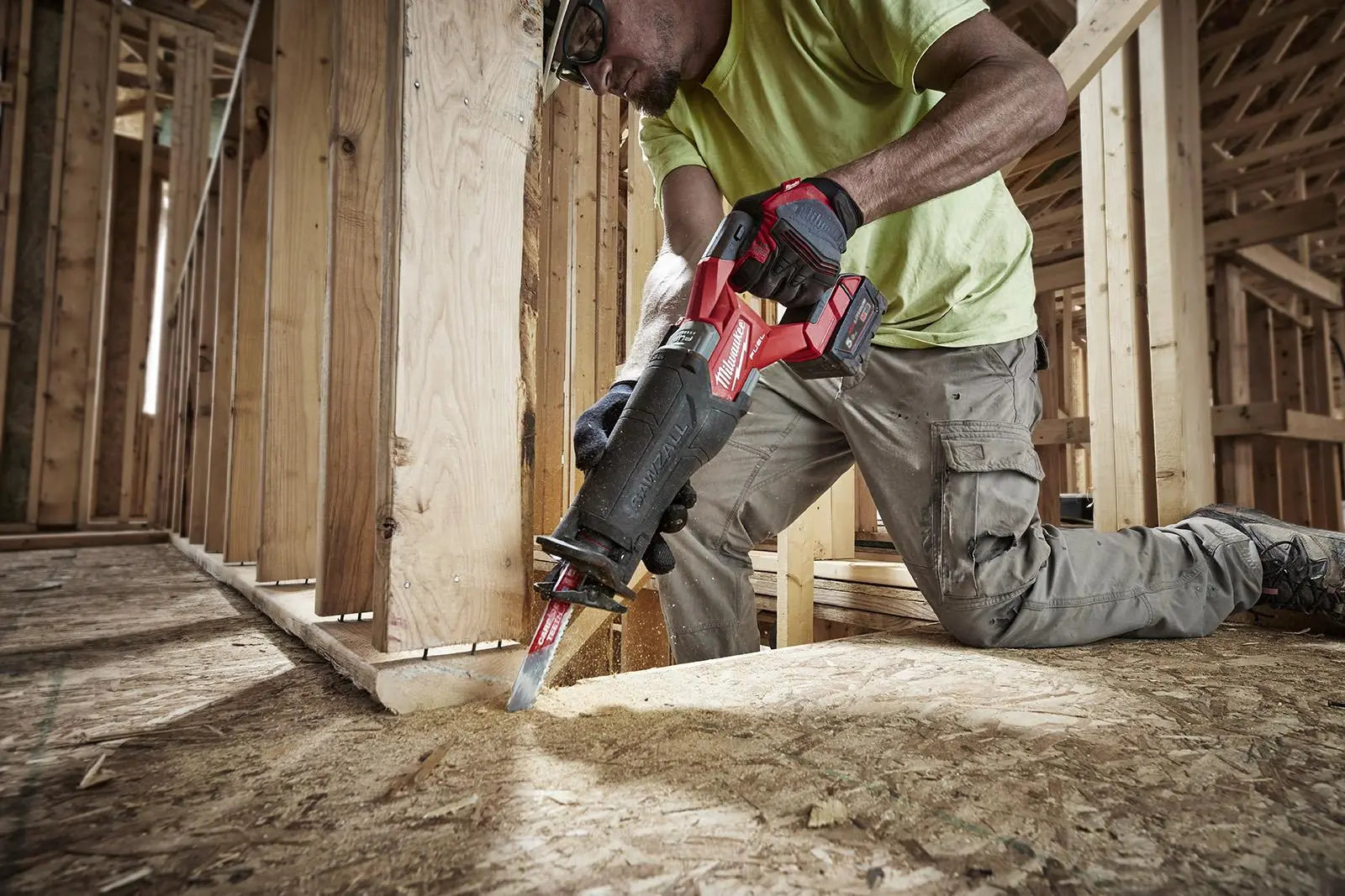 Milwaukee M18 Fuel 18V SAWZALL Cordless Reciprocating Saw 5.0Ah Battery Charger HD Box M18FSZ-501X White Rose Tools