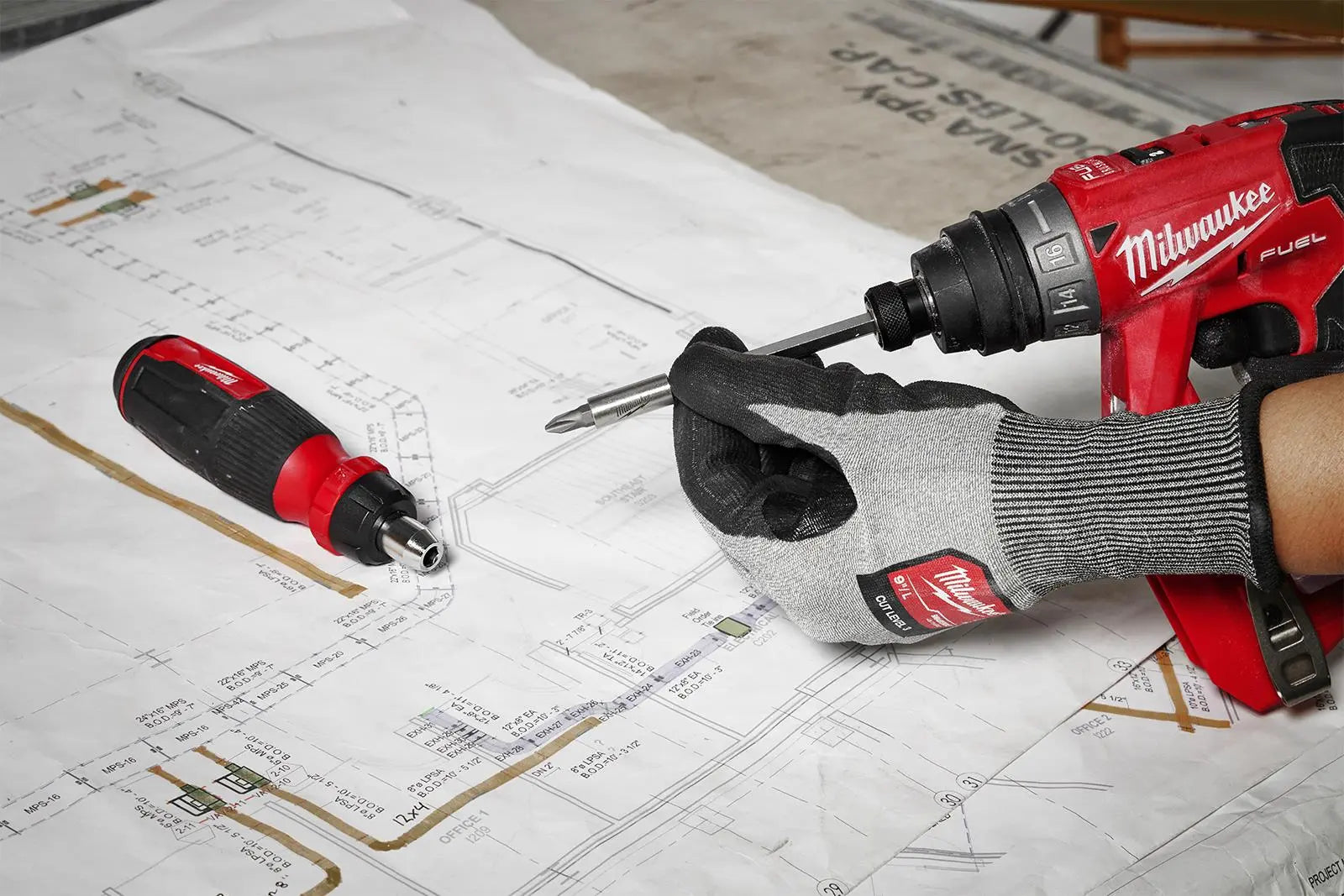 Milwaukee Multi Bit Screwdriver Set 27 in 1 Pozi Phillips Torx Slotted Hex White Rose Tools