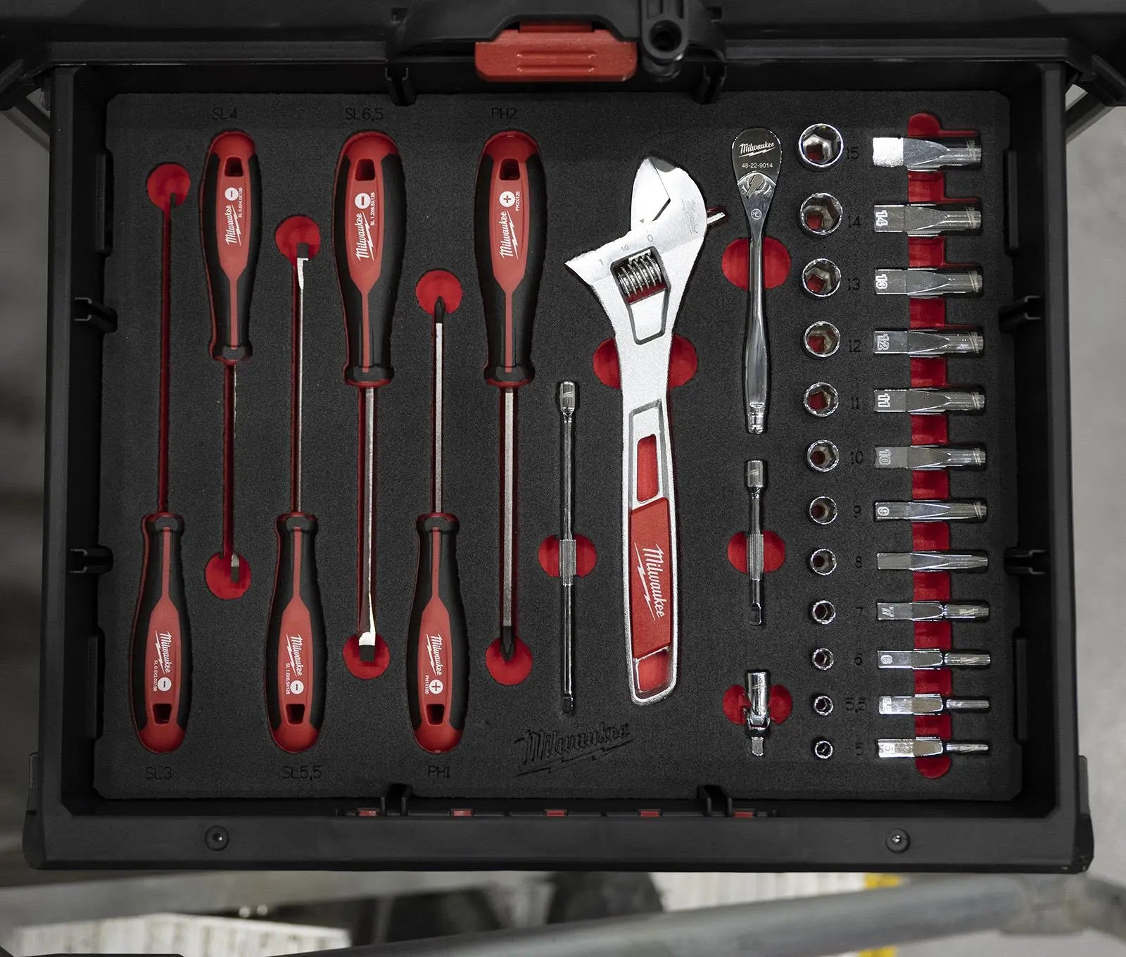 Milwaukee Ratchet and Socket 1/4" Drive Screwdriver Wrench Set Packout Drawer Foam Insert 35 Piece White Rose Tools