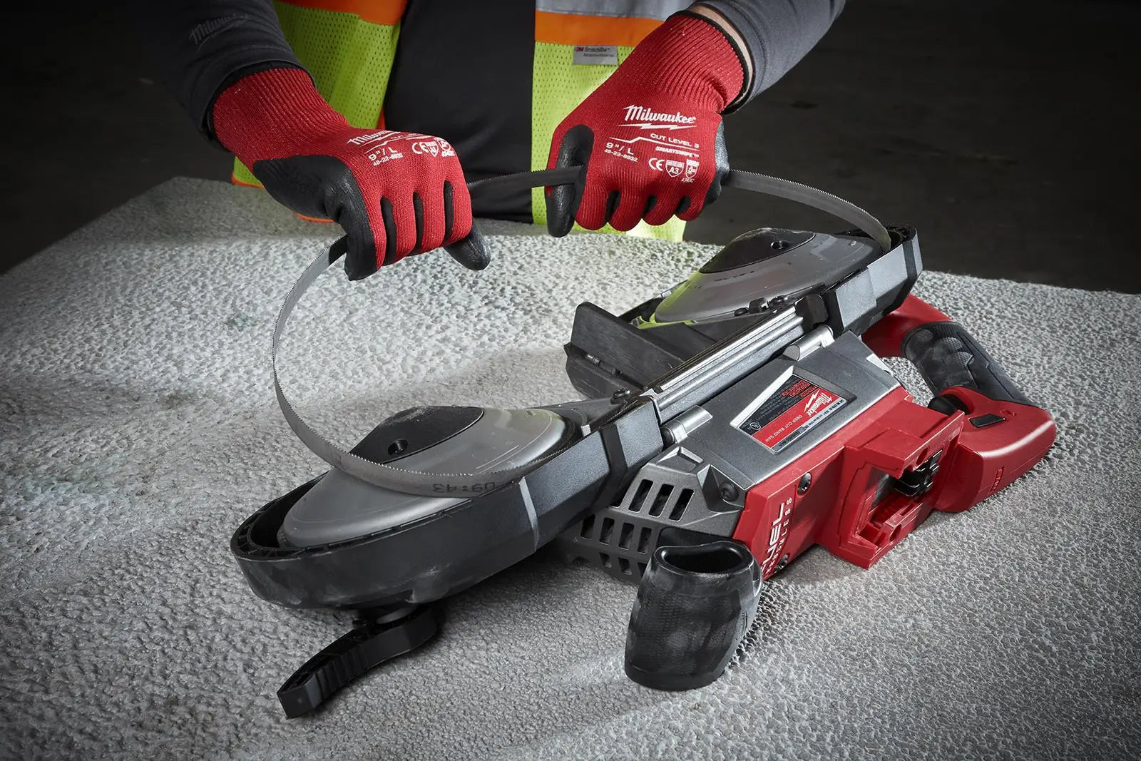 Milwaukee Safety Gloves Cut Level 3/C Dipped Glove Size 10 / XL Extra Large