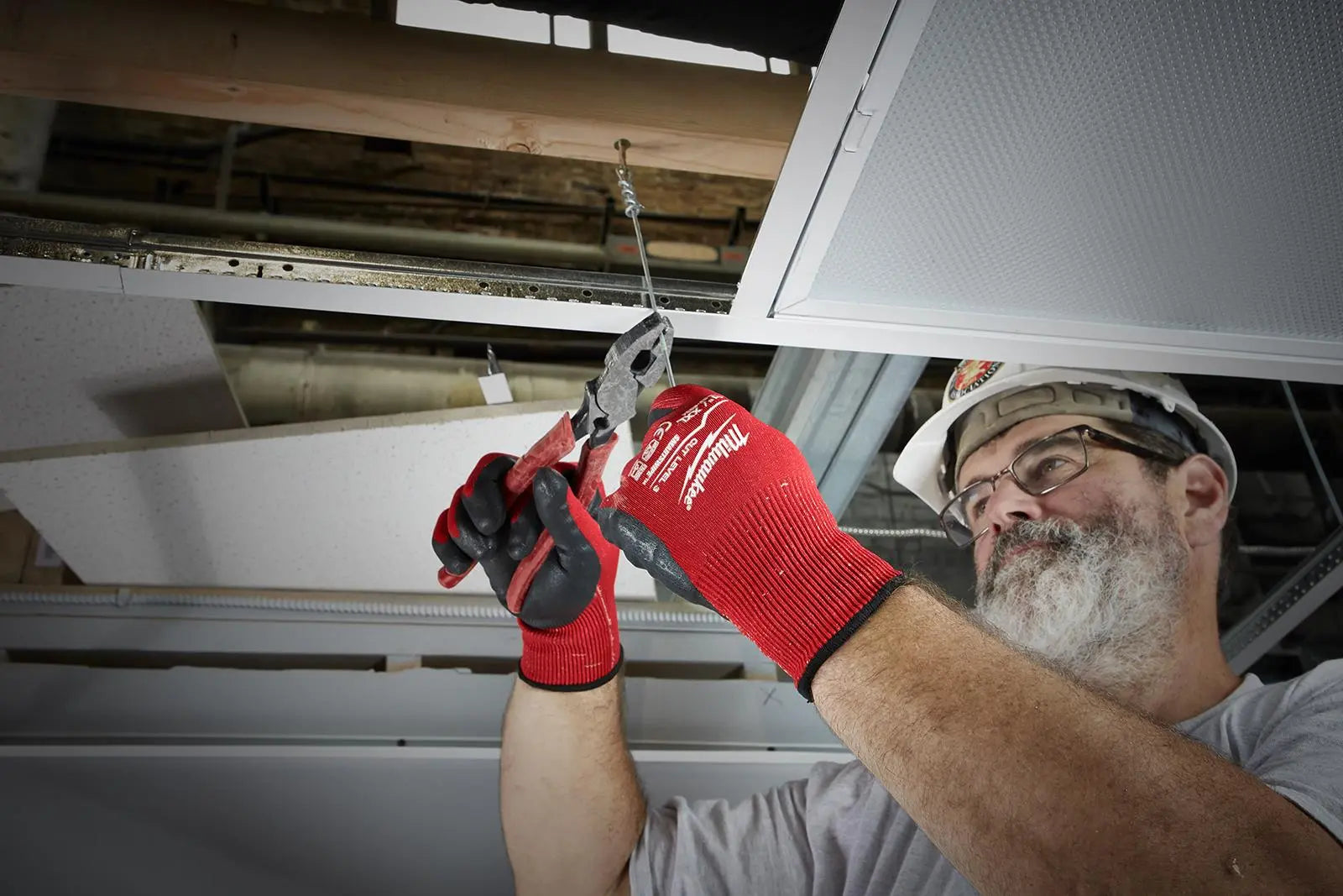 Milwaukee Safety Gloves Cut Level 3/C Dipped Glove Size 8 / M Medium