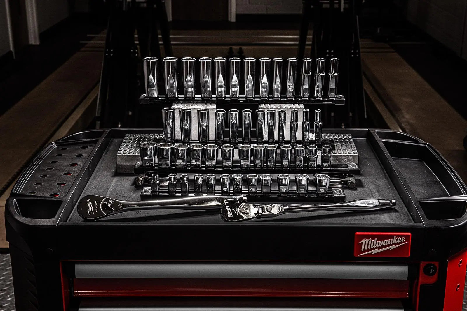 Milwaukee Standard Socket Set 12 Point 1/2" Drive 13 Piece on Socket Rail 12-24mm White Rose Tools