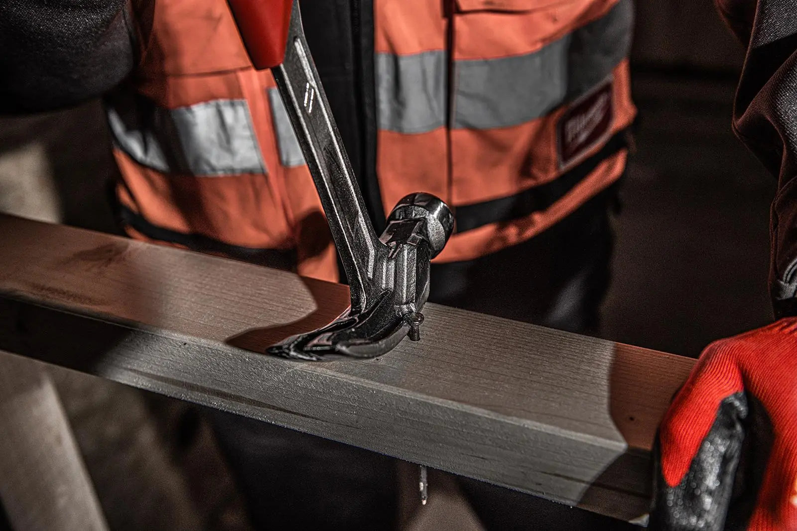 Milwaukee Steel Rip Claw Hammer 16oz Magnetic Nail Starter