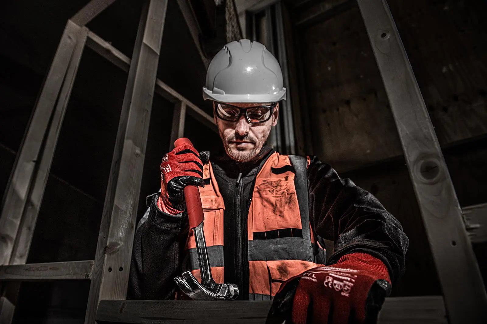 Milwaukee Steel Rip Claw Hammer 16oz Magnetic Nail Starter