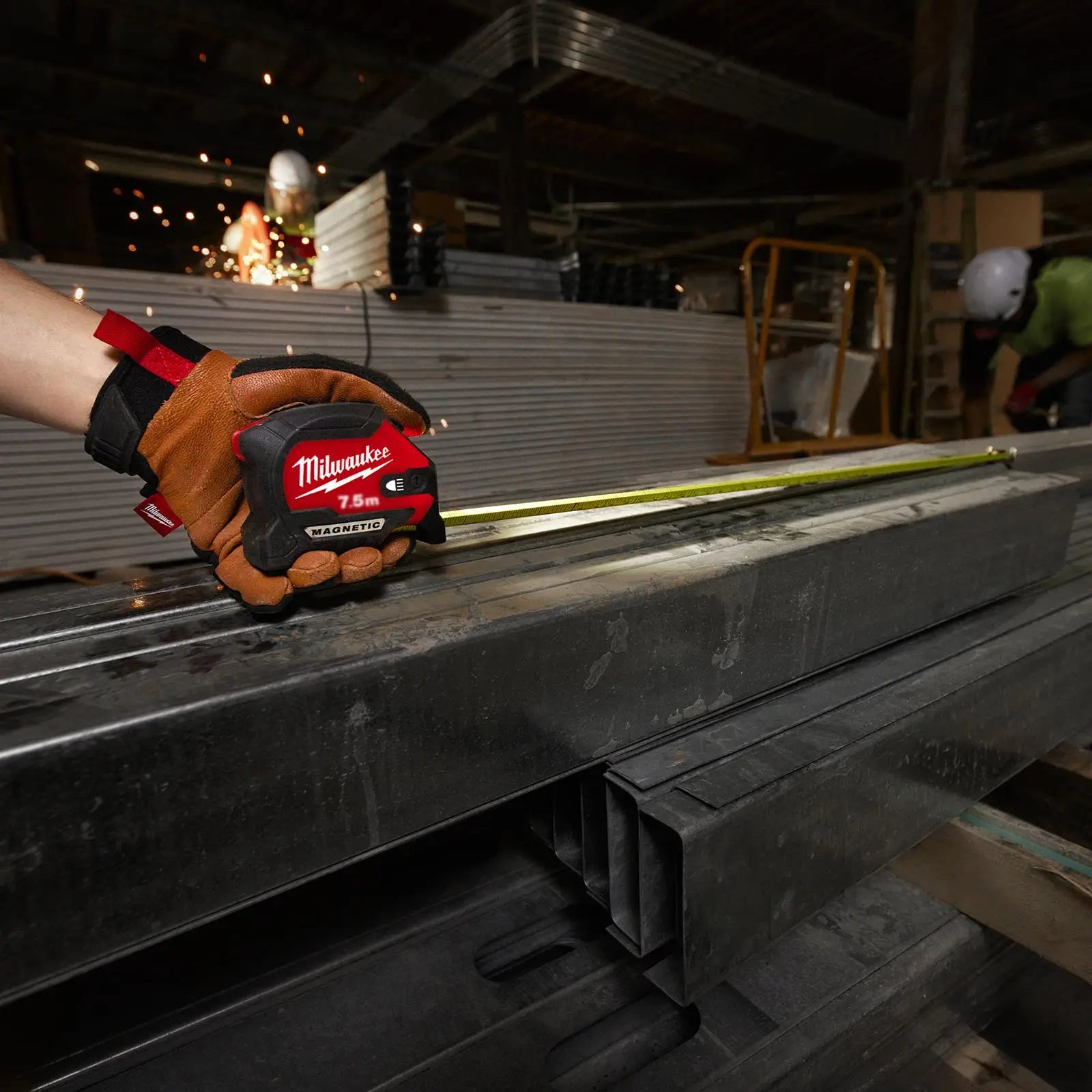 Milwaukee Tape Measure Magnetic 7.5m with LED Light 30mm Wide Blade 100 Lumens White Rose Tools