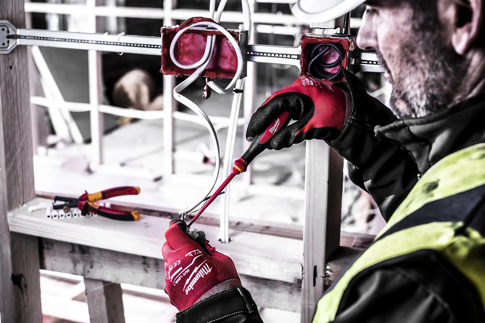 Milwaukee VDE Slim Screwdriver Phillips PH2 x 100mm