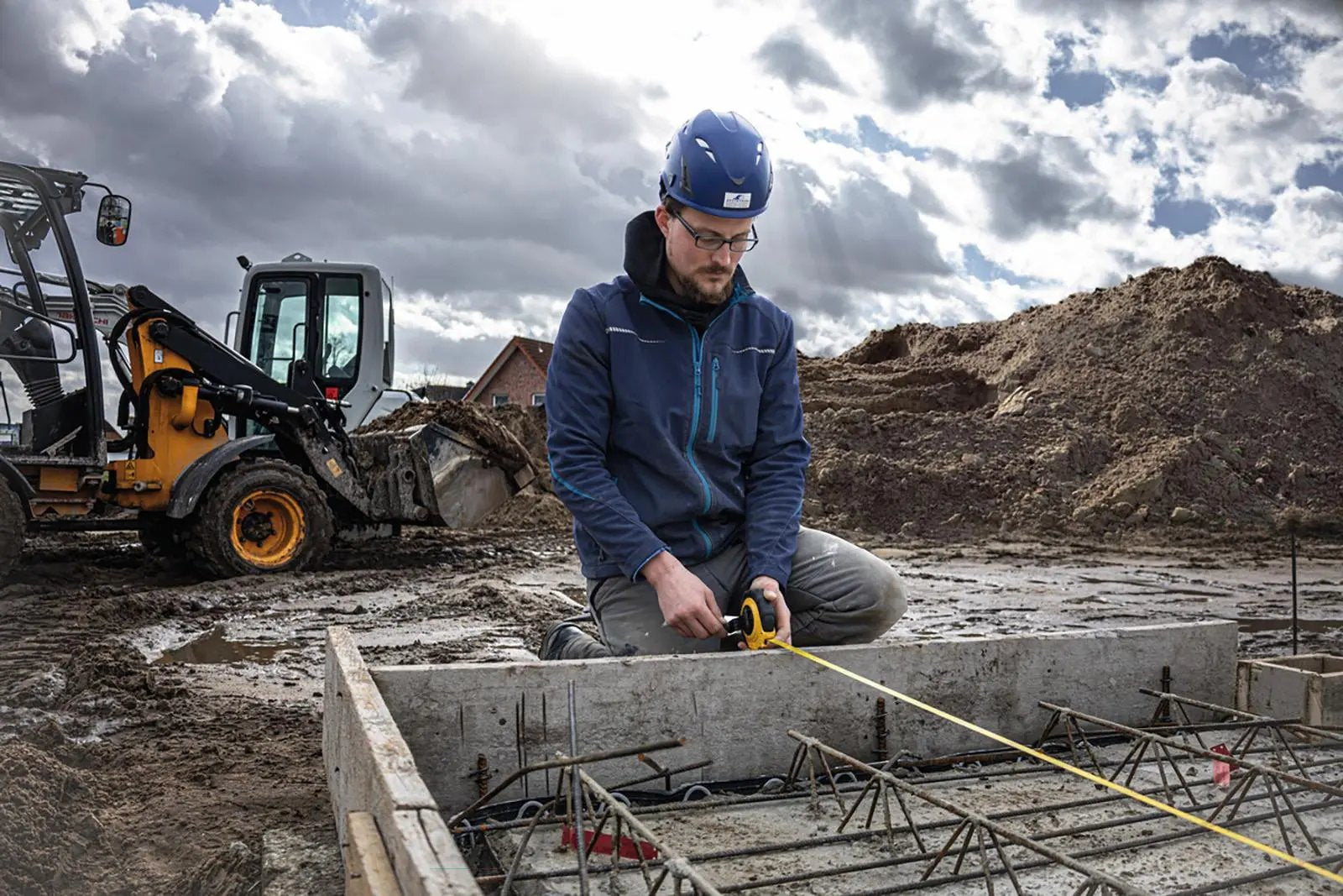 STABILA LBM 2000 STEEL Closed Case Tape Measure Steel Blade - Choose Size White Rose Tools