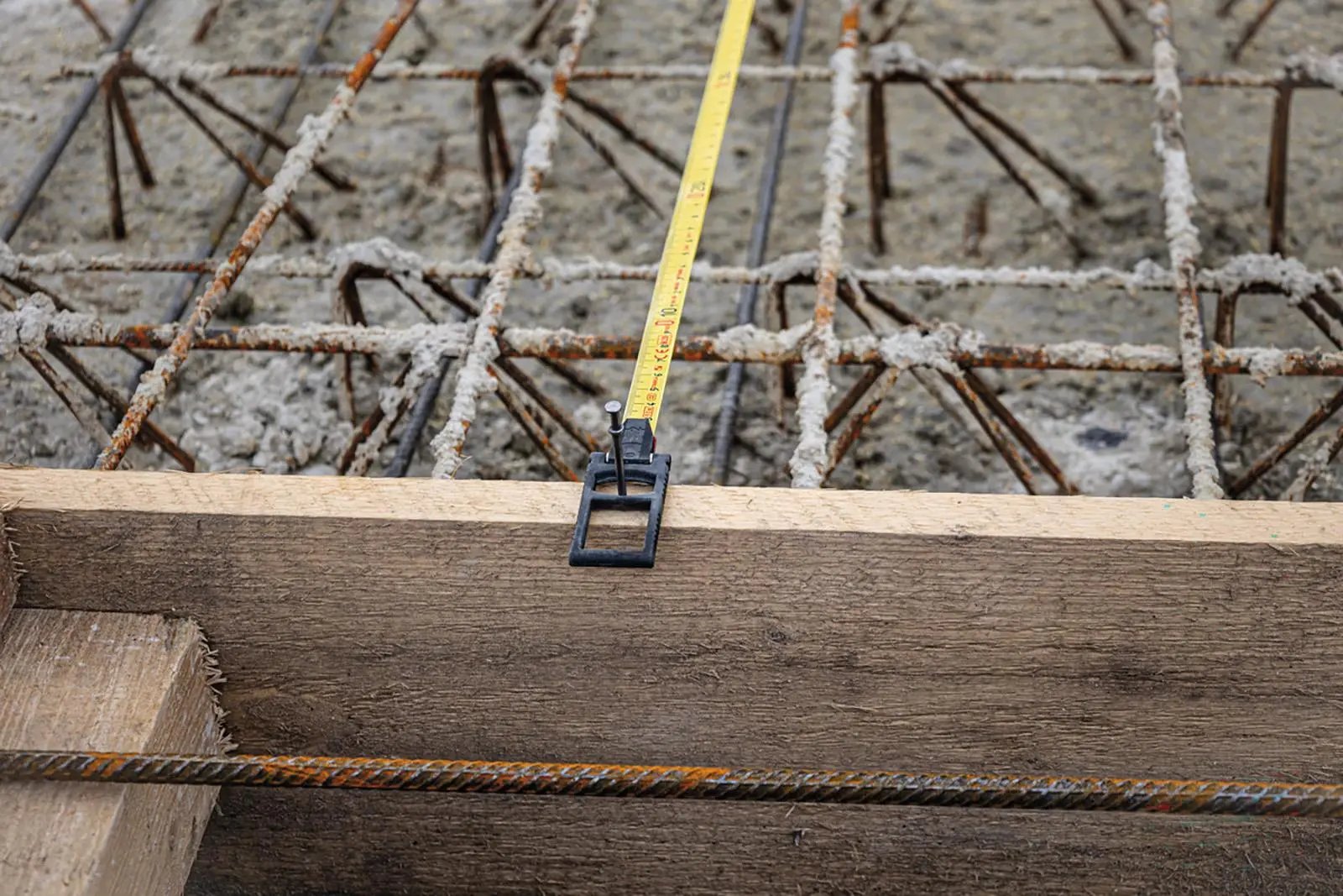 STABILA LBM 2000 STEEL Closed Case Tape Measure Steel Blade - Choose Size White Rose Tools