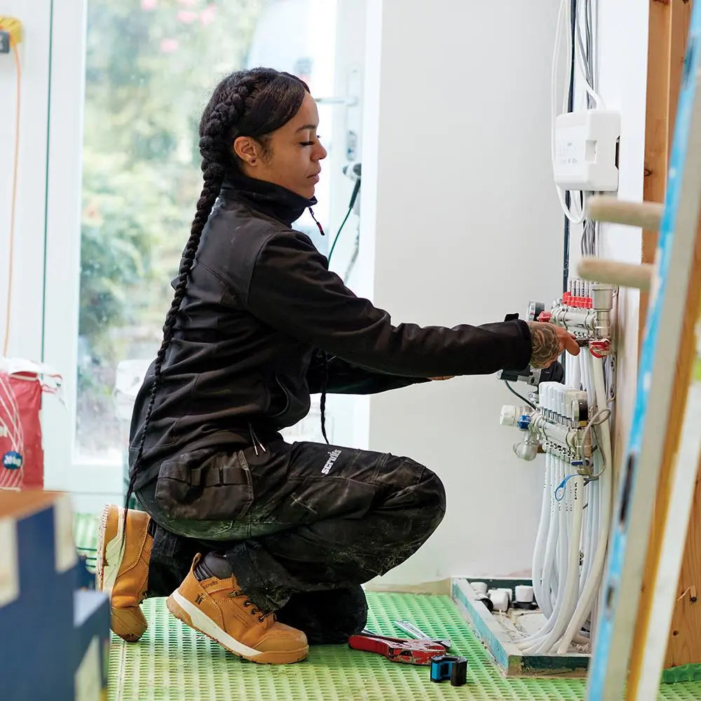 Scruffs Women's Trade Softshell Jacket Black - Choose Size  White Rose Tools