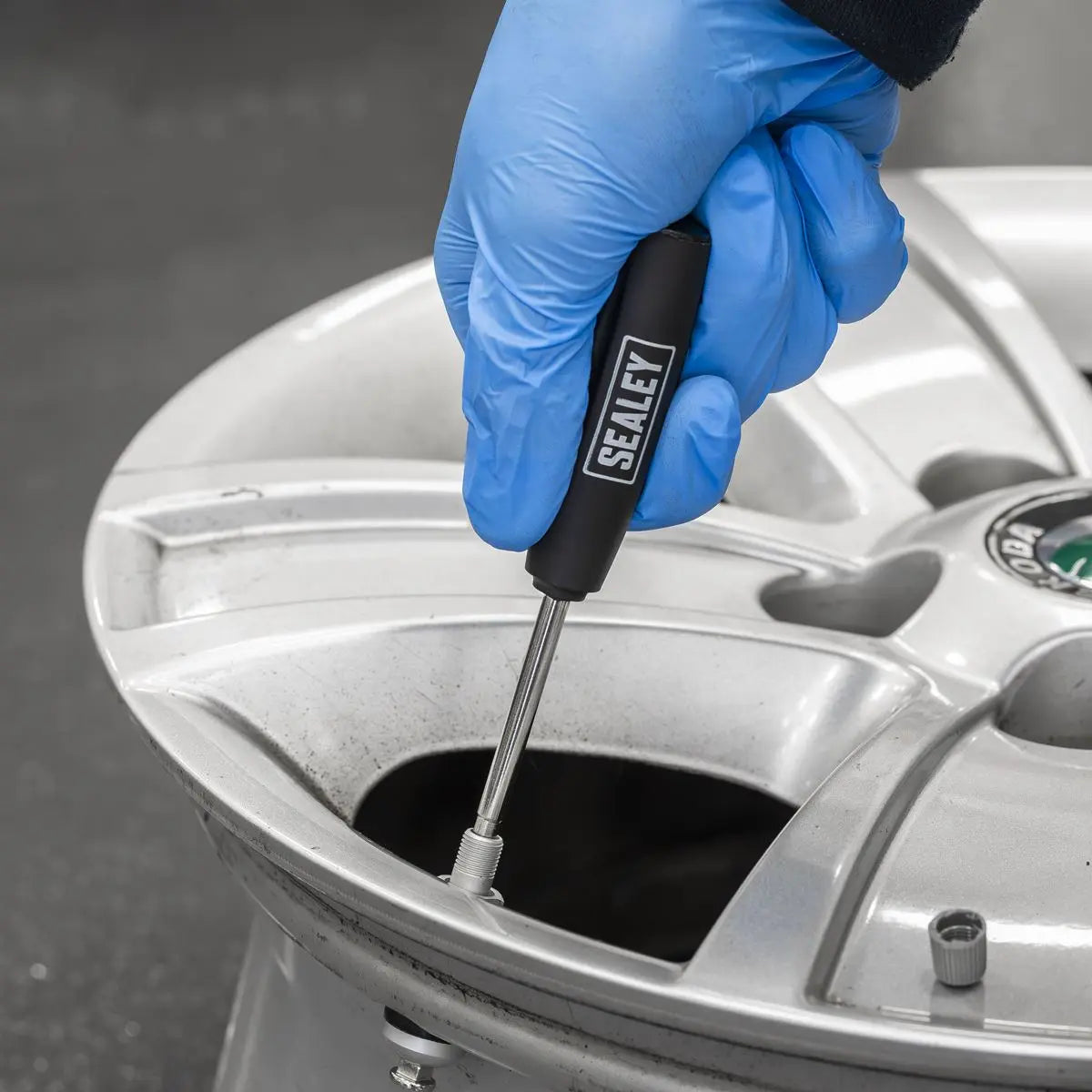 Sealey 0.45Nm Torque Limited Tyre Valve Tool