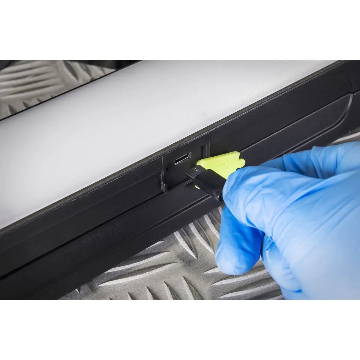 Sealey 10W SMD LED 3-in-1 Folding Floodlight White Rose Tools