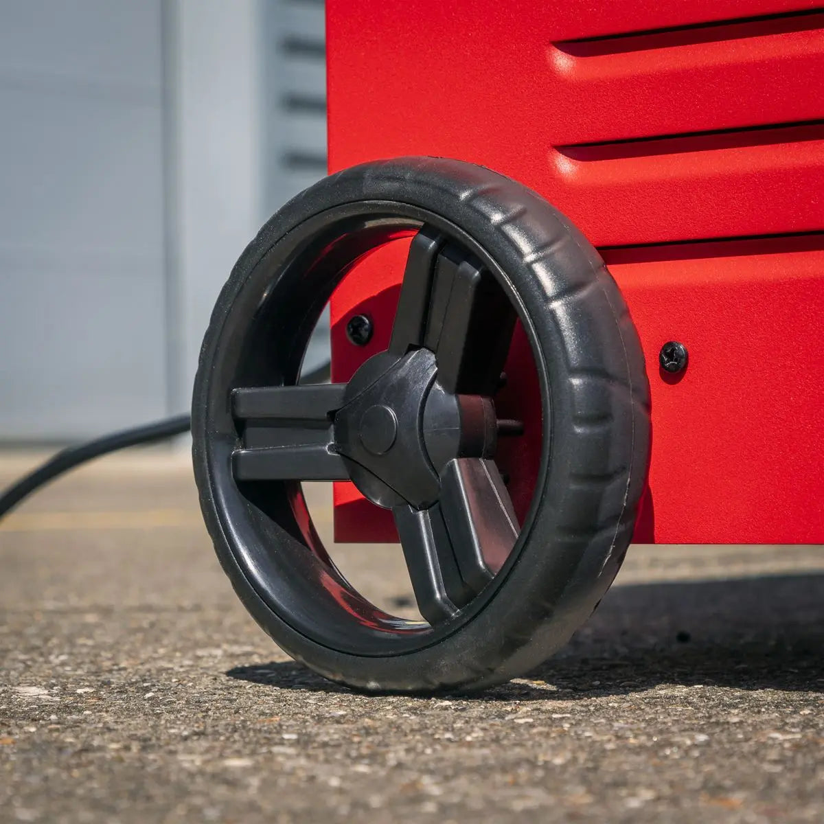 Sealey 12/24V Automatic Battery Charger 60A & 200A Starter White Rose Tools