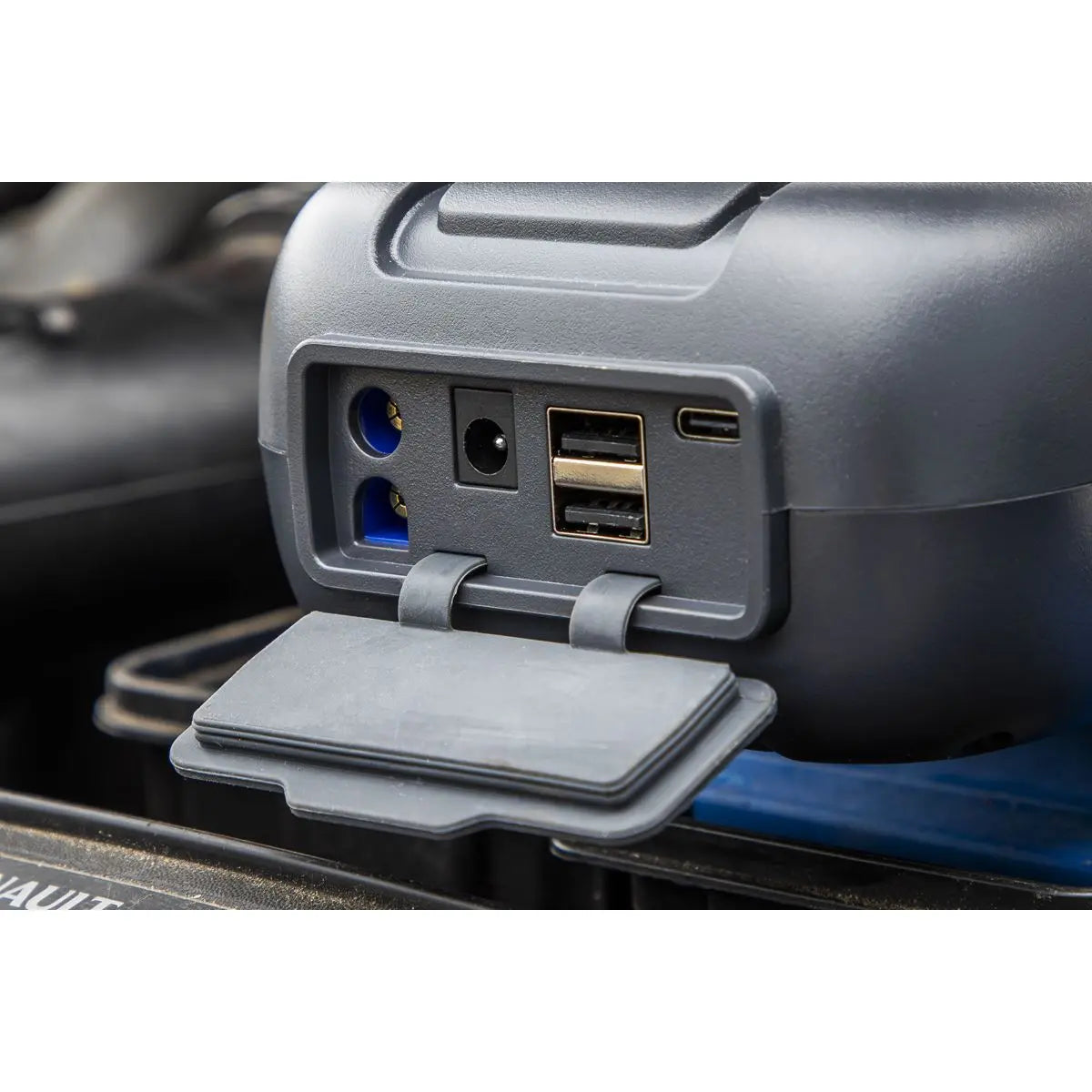 Sealey 12V Jump Starter Power Pack RoadStart 2000A Engine Petrol Diesel White Rose Tools