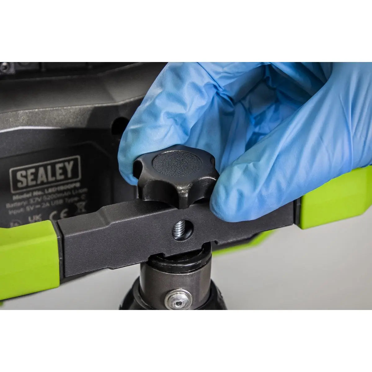 Sealey 15W COB LED Portable Floodlight & Telescopic Tripod White Rose Tools