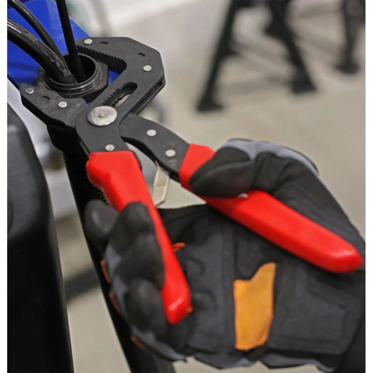 Sealey 175mm Self Adjusting Multi Grip Pliers Phosphate Corrosion Resistance