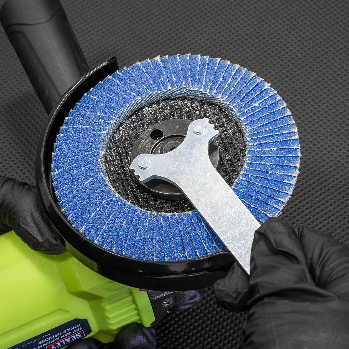 Sealey 18V 3Ah 115mm Cordless Angle Grinder - Green White Rose Tools