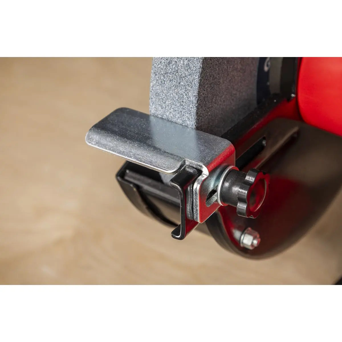Sealey 200mm Heavy-Duty Bench Grinder 600W/230V White Rose Tools