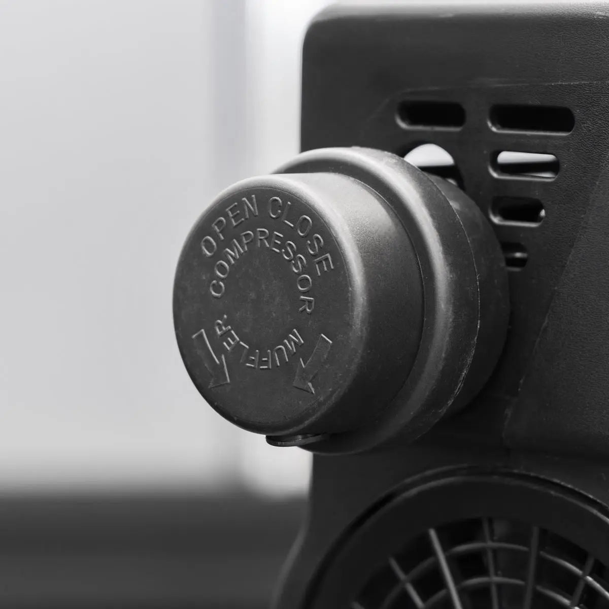 Sealey 24L Low Noise Oil Free Direct Drive Air Compressor 1hp White Rose Tools