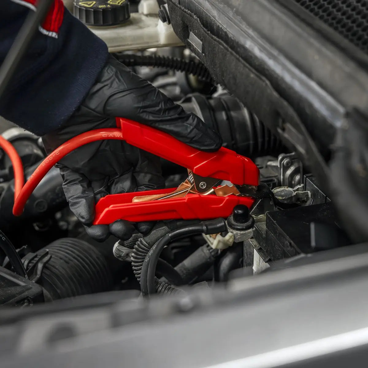 Sealey 2500A 12/24V Lithium Jump Starter Power Pack White Rose Tools