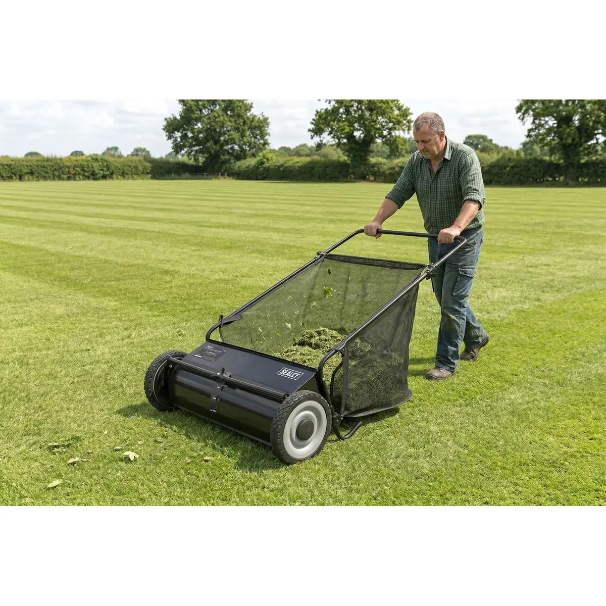 Sealey 26" Walk Behind Garden Sweeper 200L Capacity White Rose Tools
