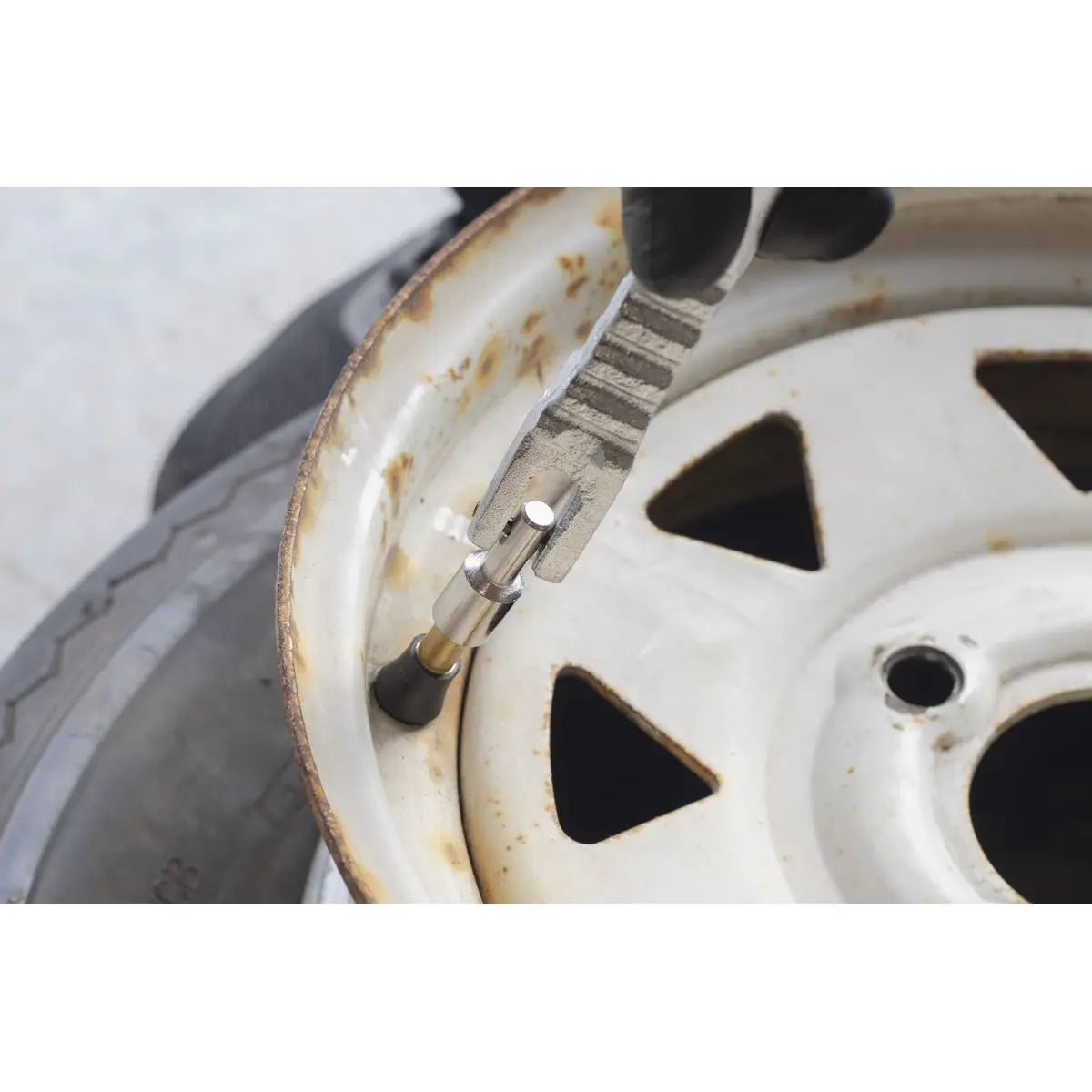 Sealey 270mm Tyre Valve Installer Tubeless Wheels Stem Puller Repair Remover