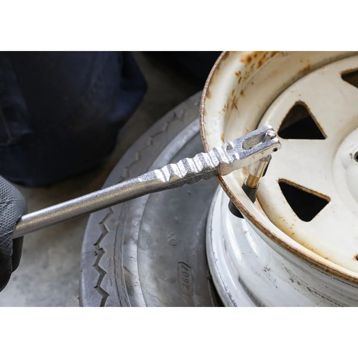 Sealey 270mm Tyre Valve Installer Tubeless Wheels Stem Puller Repair Remover