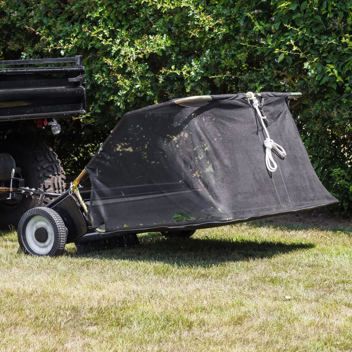 Sealey 42" Tow-Behind Lawn Sweeper White Rose Tools