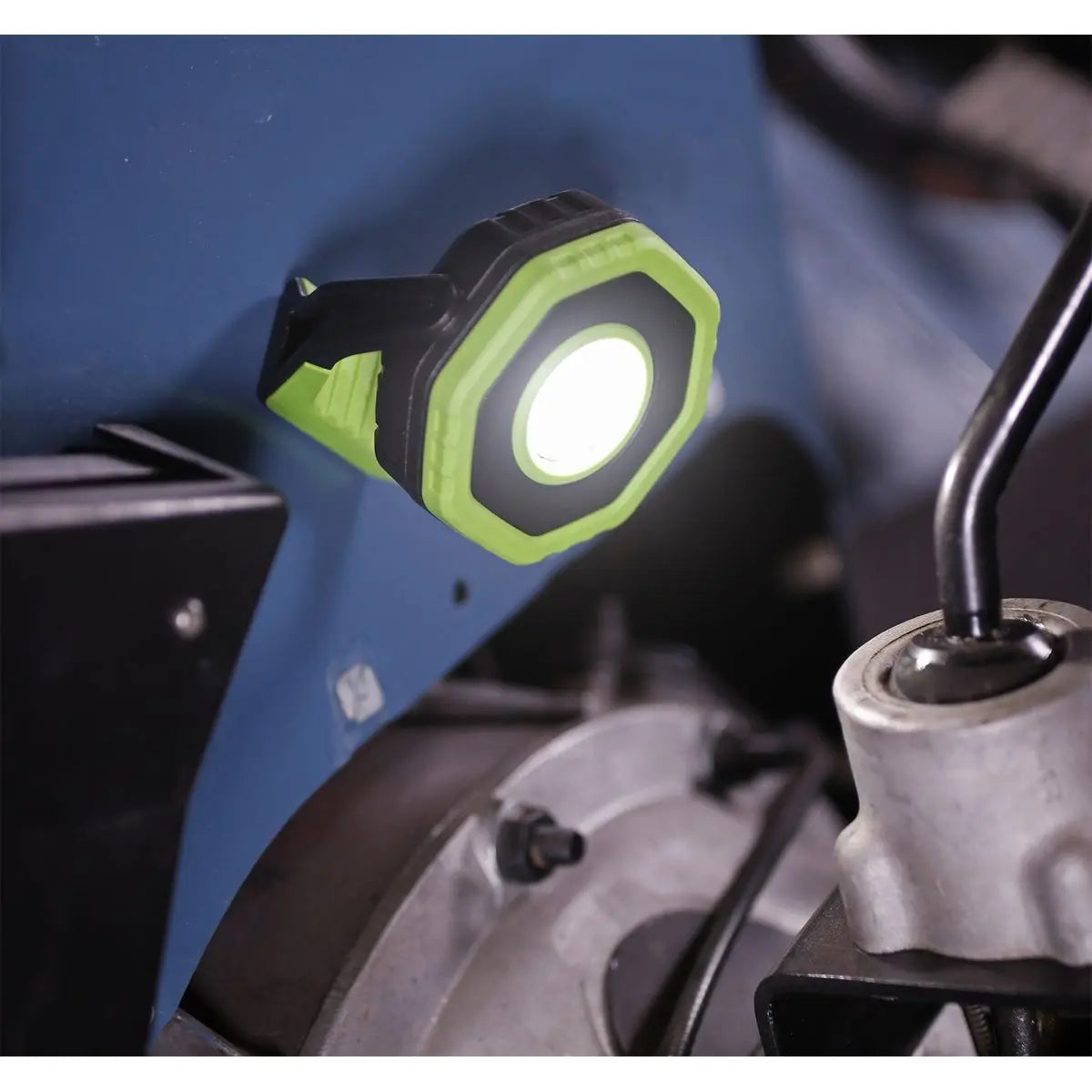 Sealey 7W COB LED 360° Rechargeable Pocket Floodlight with Magnet 700 Lumens  White Rose Tools