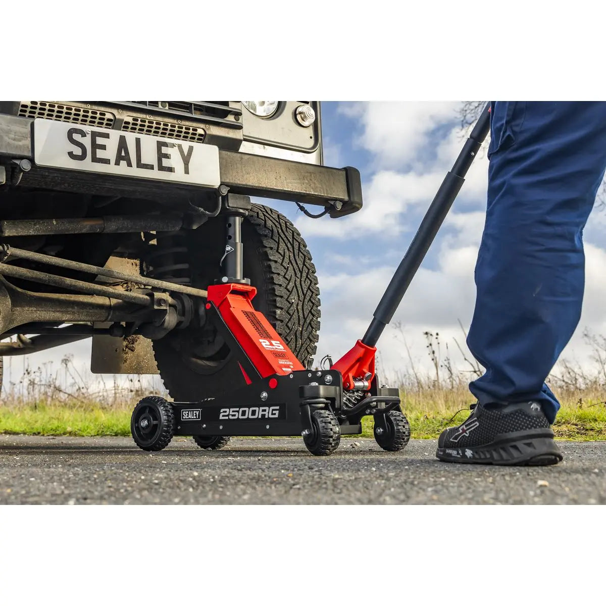 Sealey Big Wheel Hybrid Trolley Jack for Off-Road Vehicles, SUVs, Vans & 4x4s with Super Rocket Lift 2.5 Tonne White Rose Tools