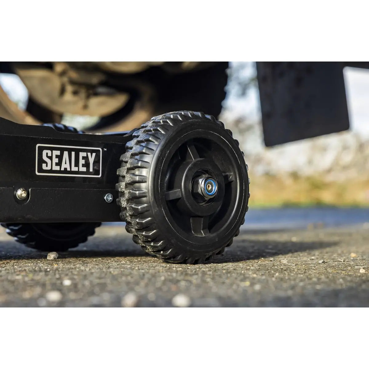 Sealey Big Wheel Hybrid Trolley Jack for Off-Road Vehicles, SUVs, Vans & 4x4s with Super Rocket Lift 2.5 Tonne White Rose Tools