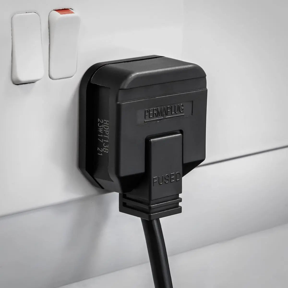 Sealey Black 13A heavy-Duty Plug