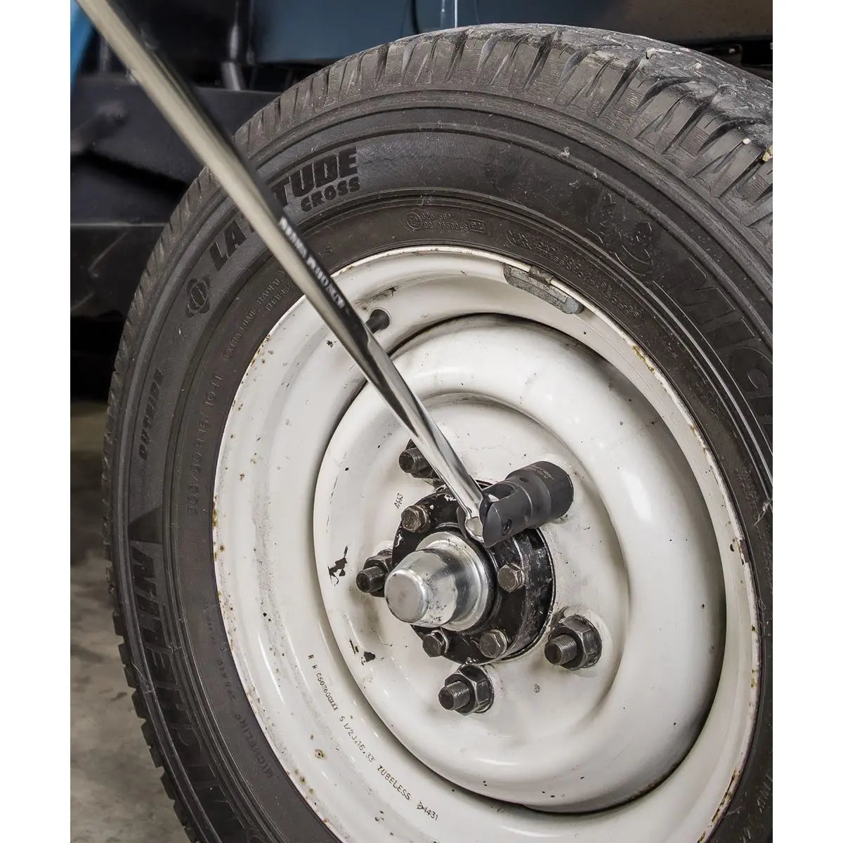 Sealey Breaker Bar 600mm 1/2" Drive Hi-Vis Green Premier Wheel Wrench Cracker