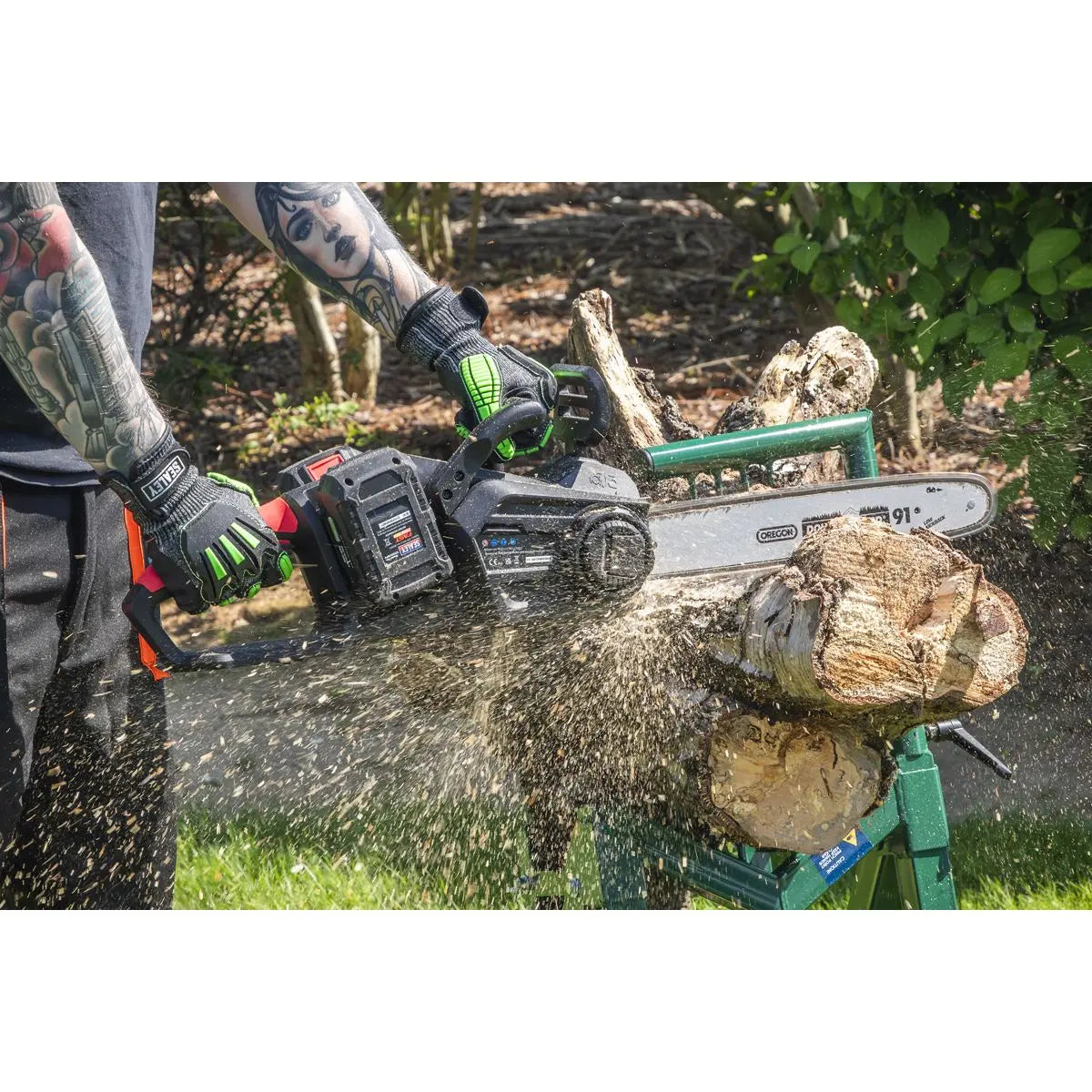 Sealey Chainsaw Kit 40V 4Ah SV20 Series 35cm White Rose Tools