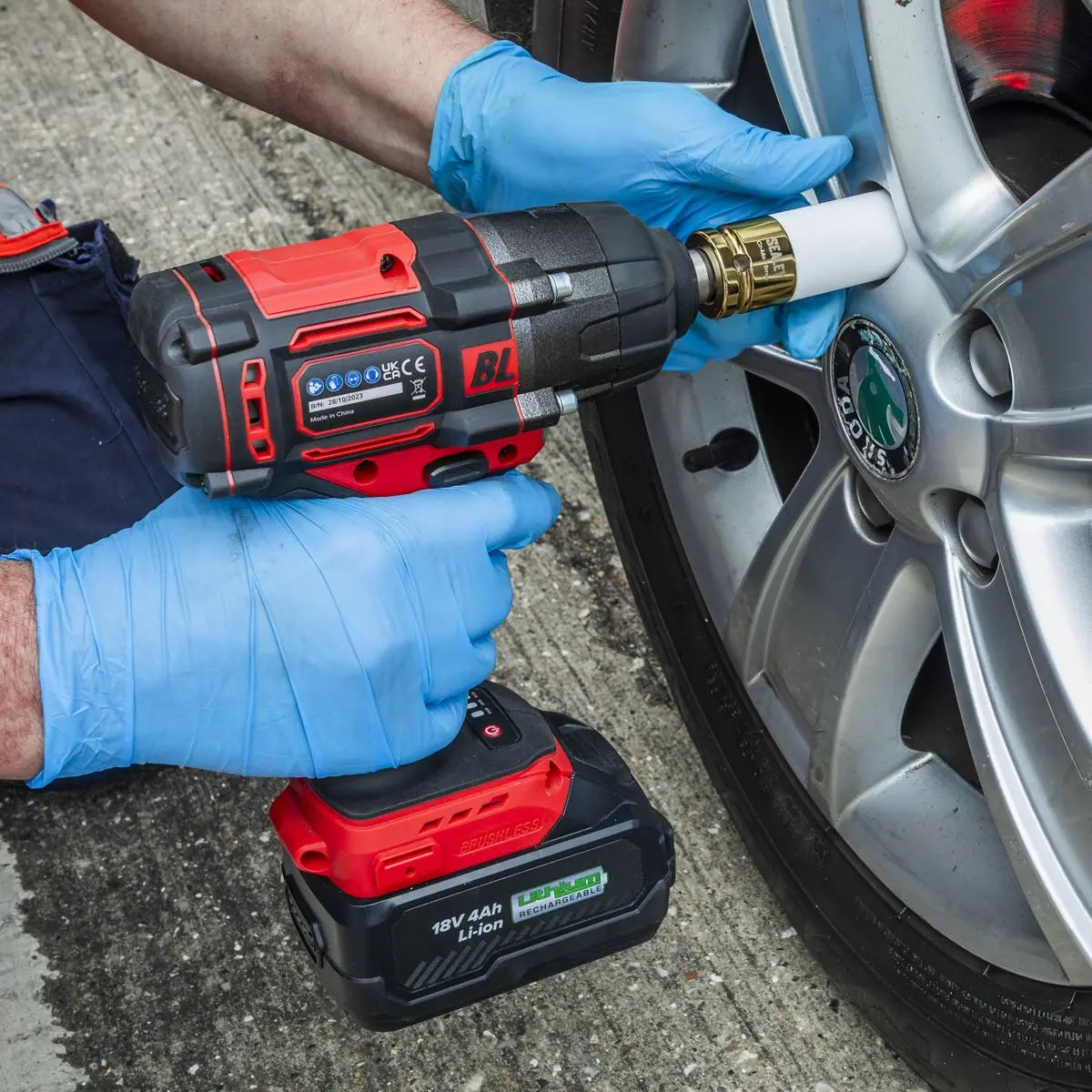 Sealey Cordless Brushless Impact Wrench 18V 4Ah Lithium-ion 1/2"Sq Drive White Rose Tools