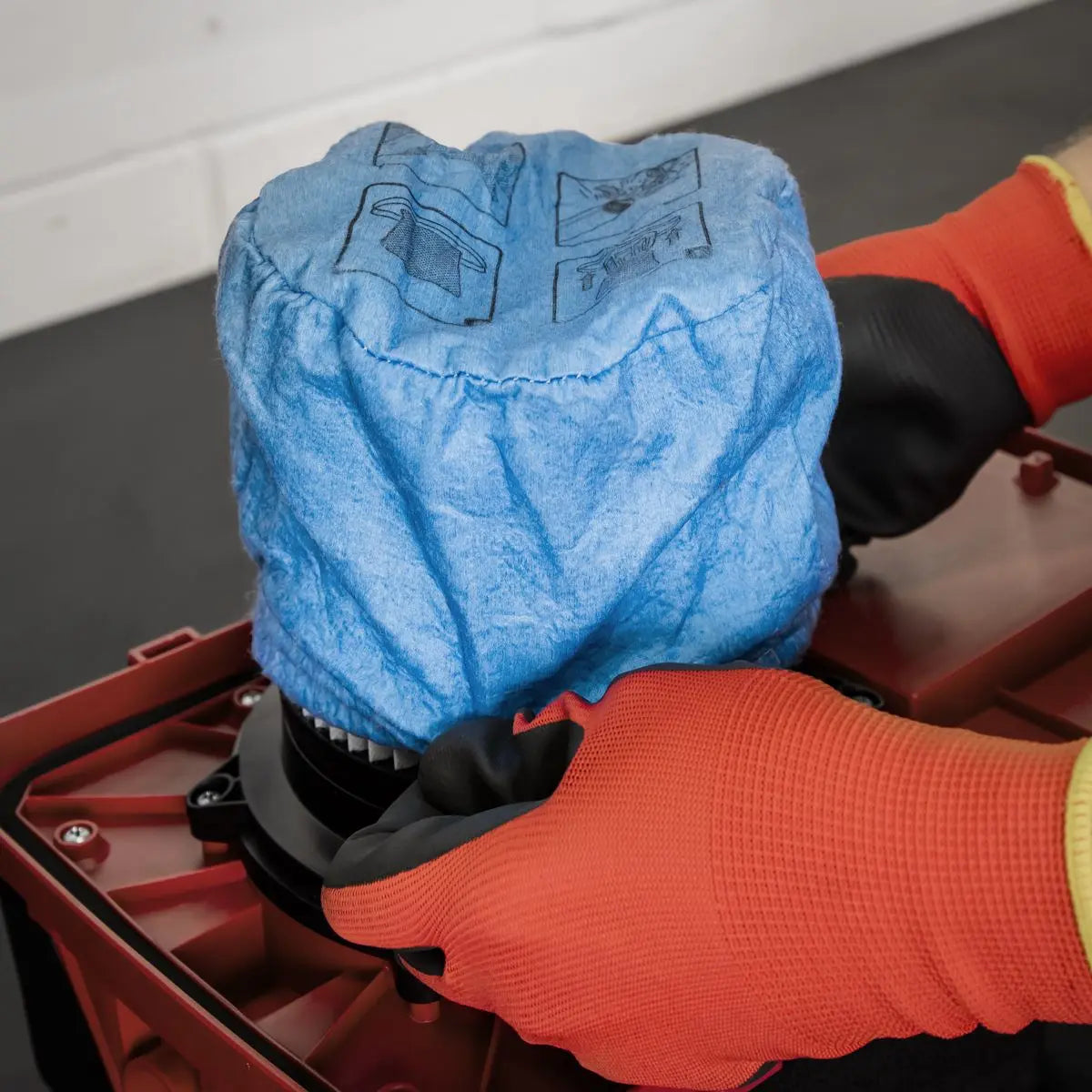 Sealey Cordless Wet & Dry Vacuum Kit 2 Batteries - 20V 4Ah SV20 Series White Rose Tools