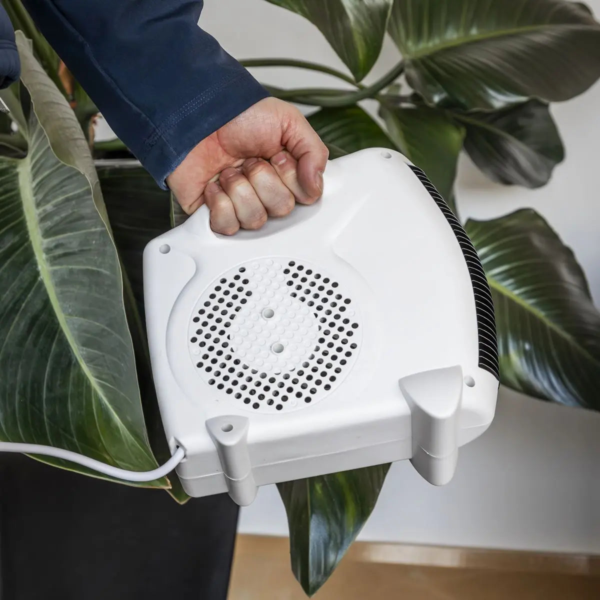 Sealey Fan Heater 2000W/230V 2 Heat Settings & Thermostat