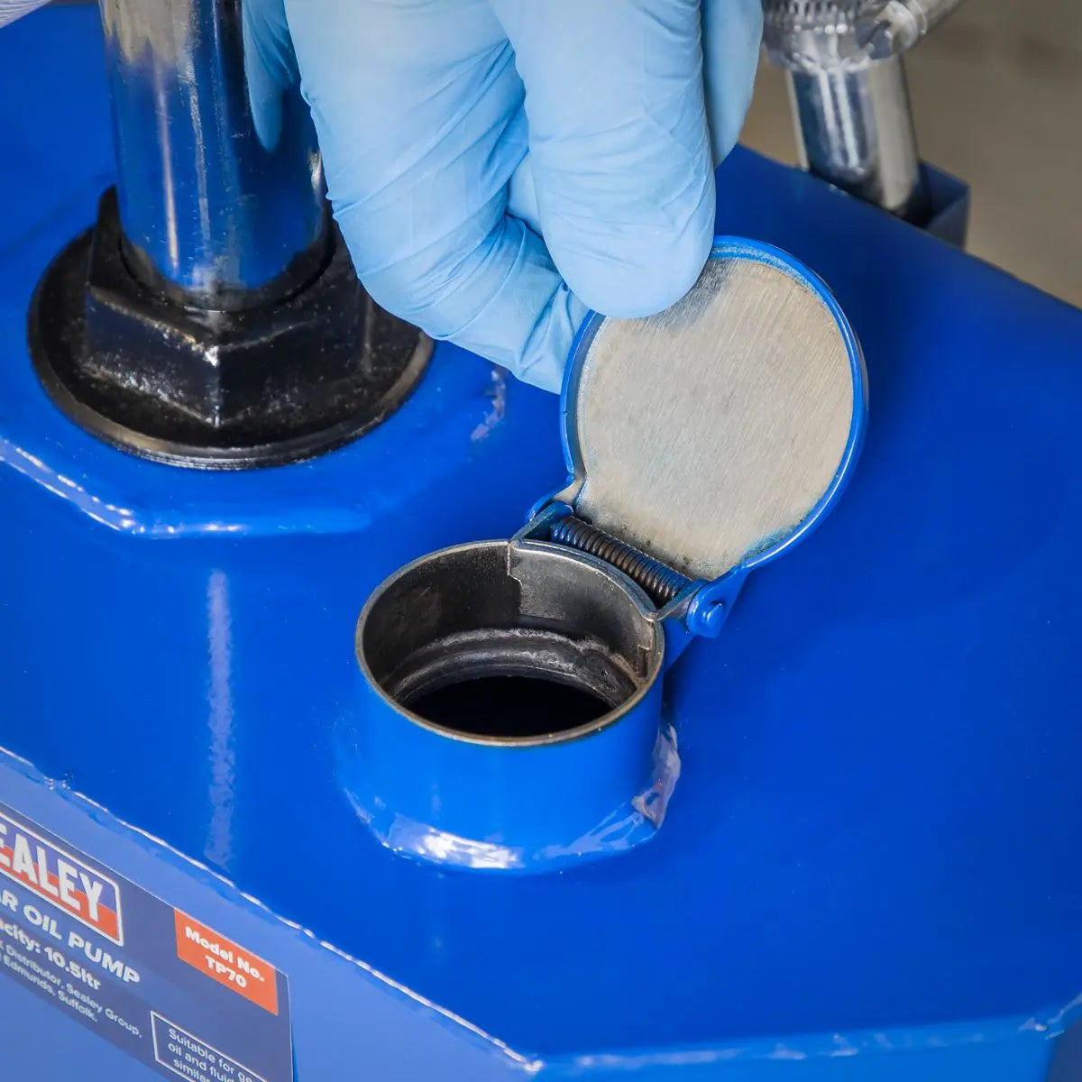 Sealey Gear Oil Pump with 10.5L Steel Reservoir