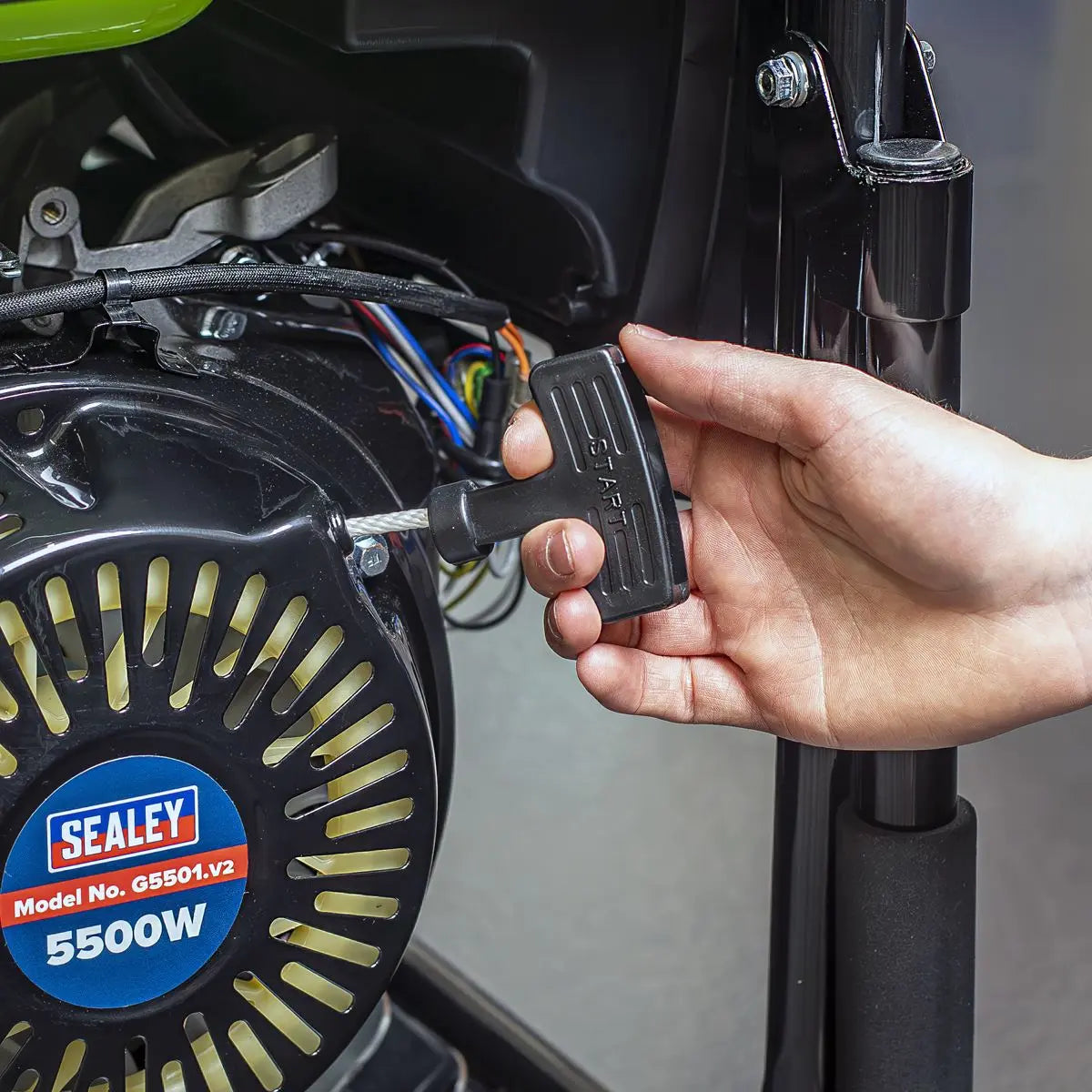 Sealey Generator 5500W 110/230V 13hp White Rose Tools