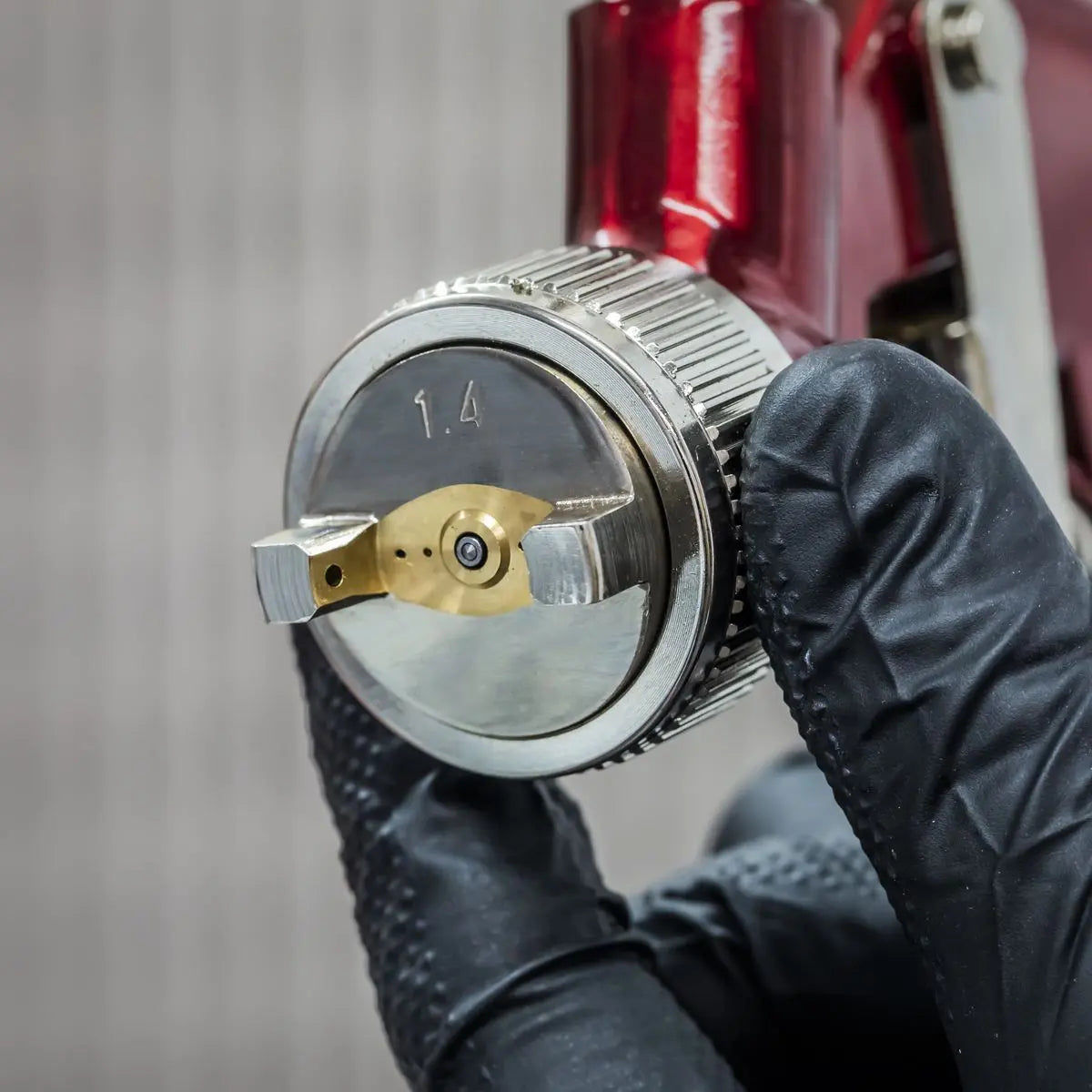 Sealey Gravity Feed Spray Gun 1.4mm Set Up 600ml Paint Pot Vehicle Car Red