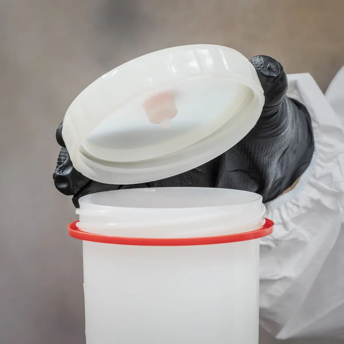 Sealey Gravity Feed Spray Gun 1.4mm Set Up 600ml Paint Pot Vehicle Car Red