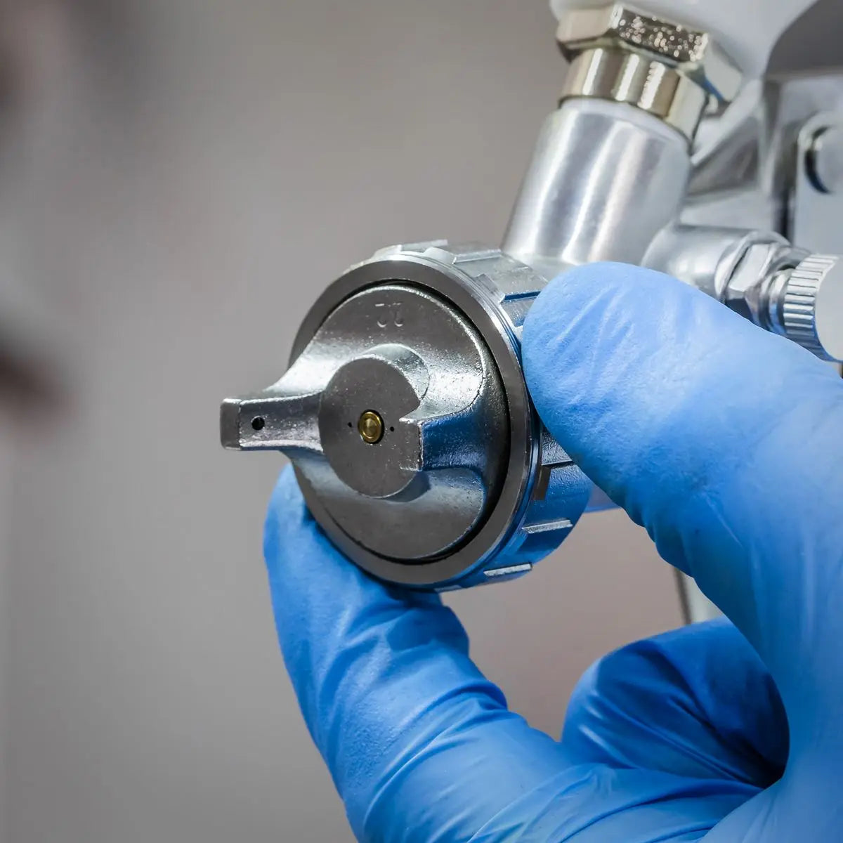 Sealey Gravity Feed Spray Gun 2.2mm Set Up Adjustable Paint Flow 600ml