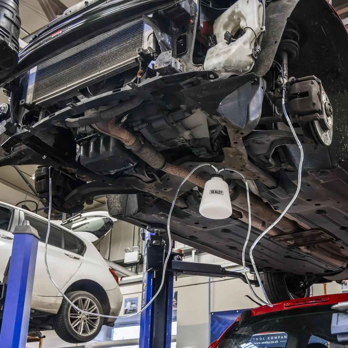 Sealey High Flow Twin Pipe Brake Bleed Bottle 2L White Rose Tools