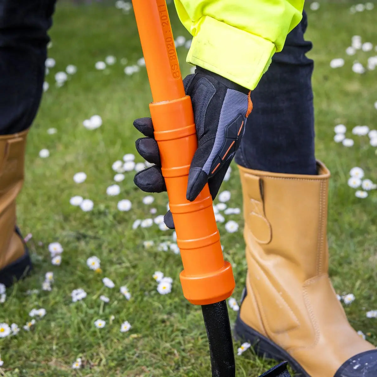 Sealey Insulated General Service Shovel White Rose Tools